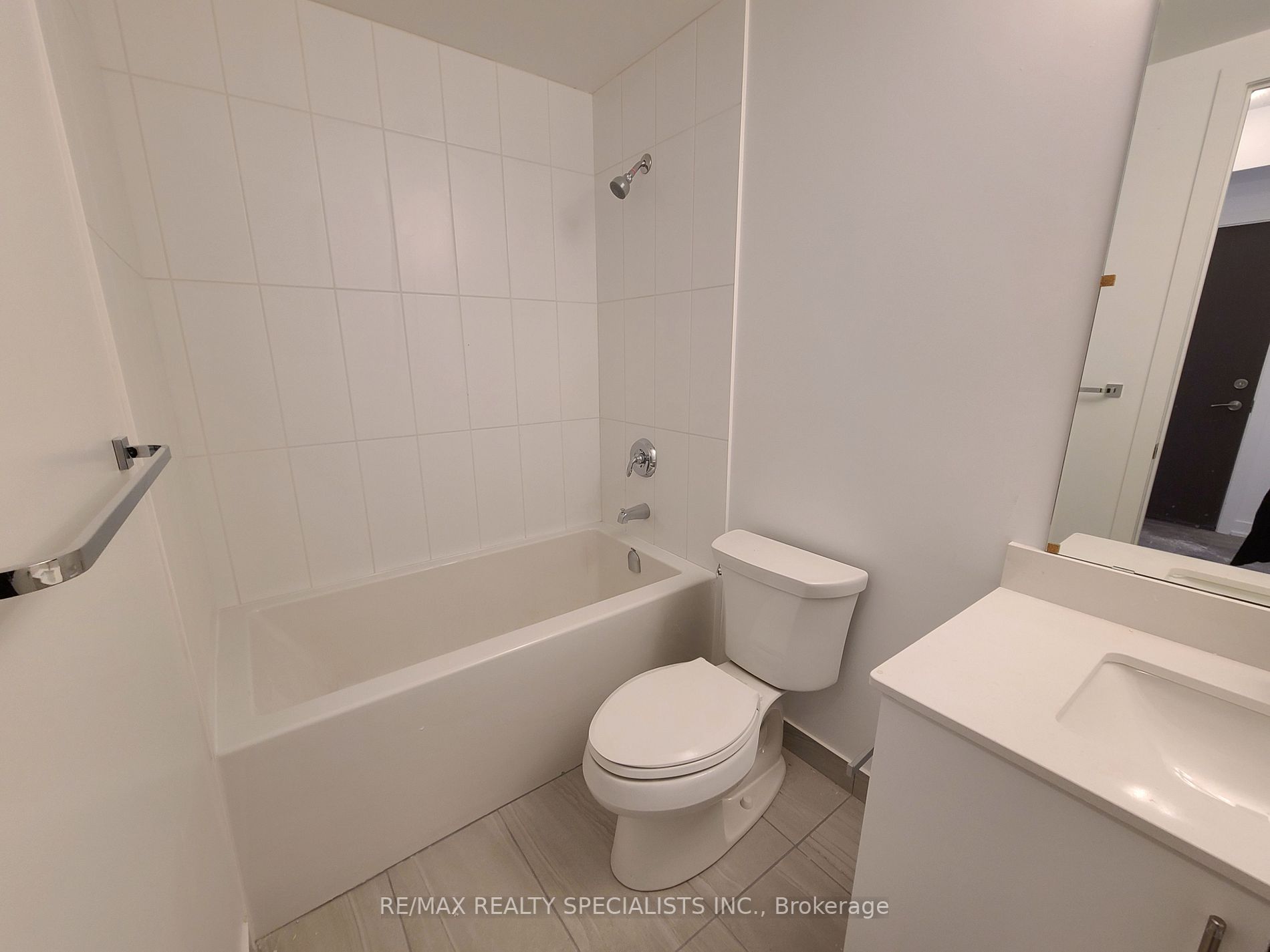 550 North Service Rd, #1108