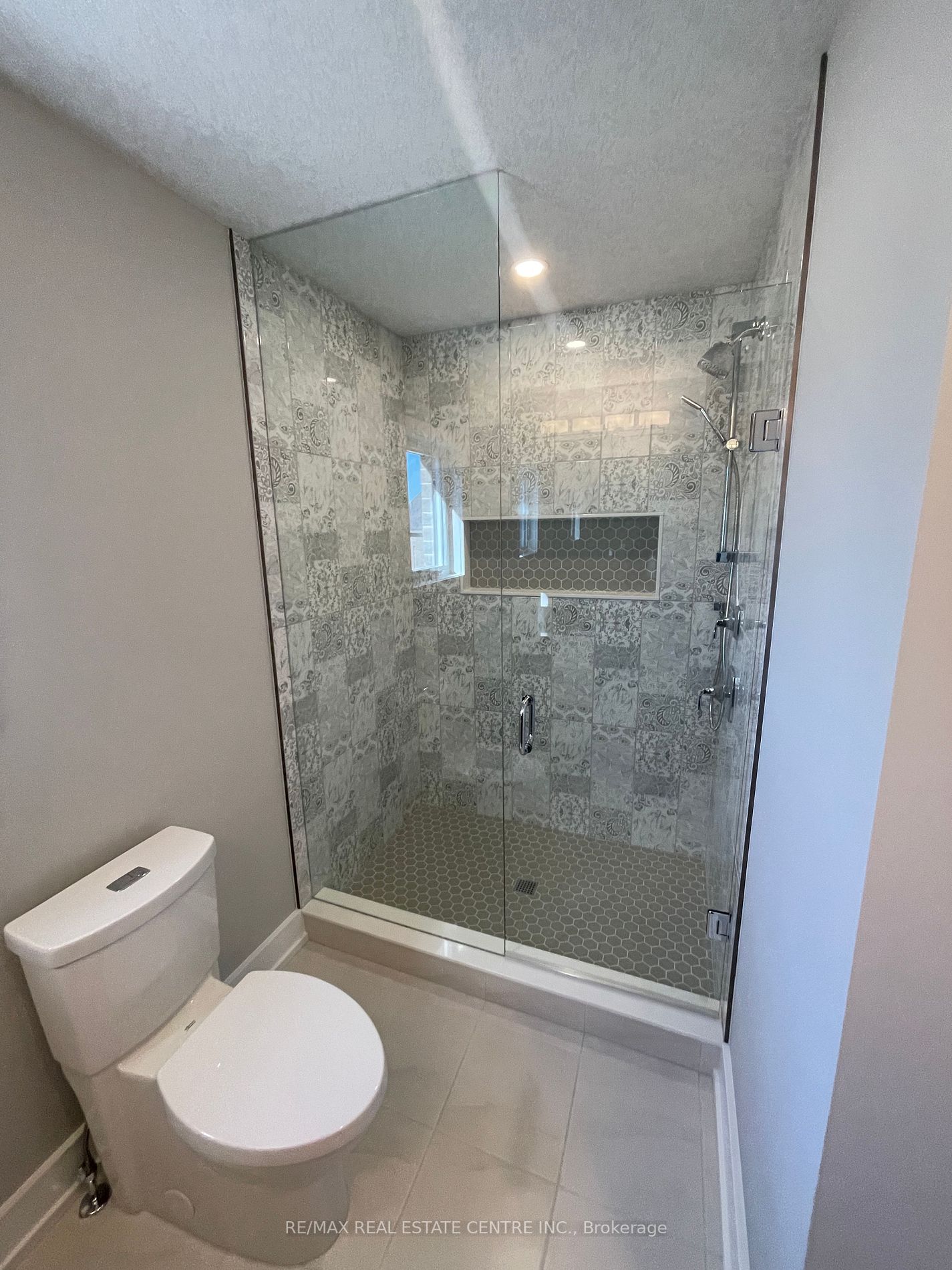 27 Hollybrook Tr