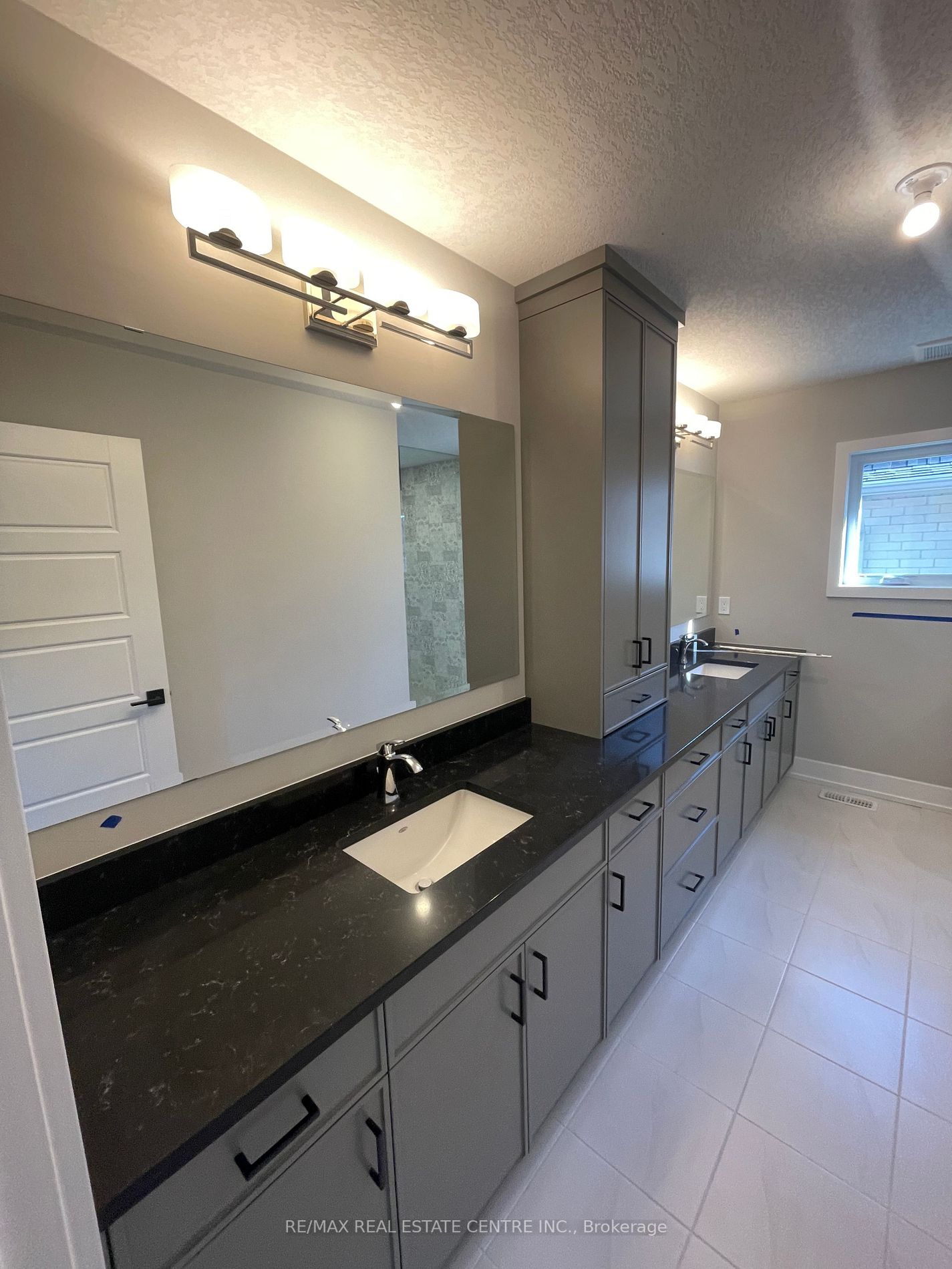 27 Hollybrook Tr