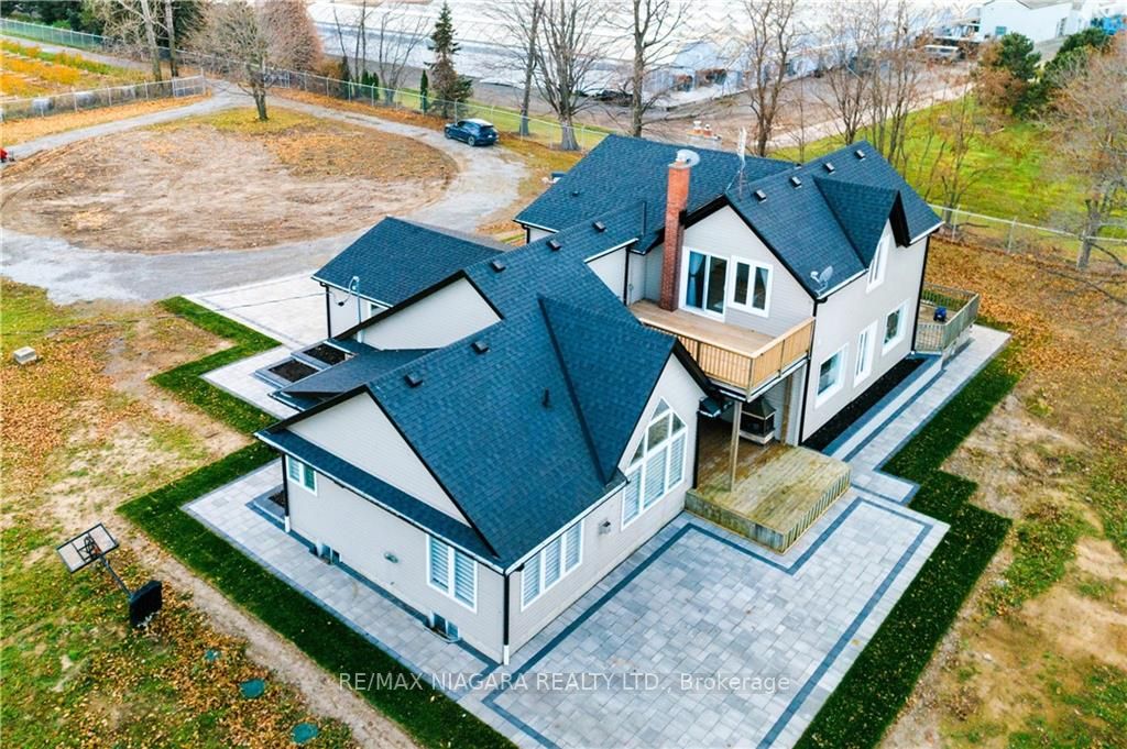 4845 North Service Road