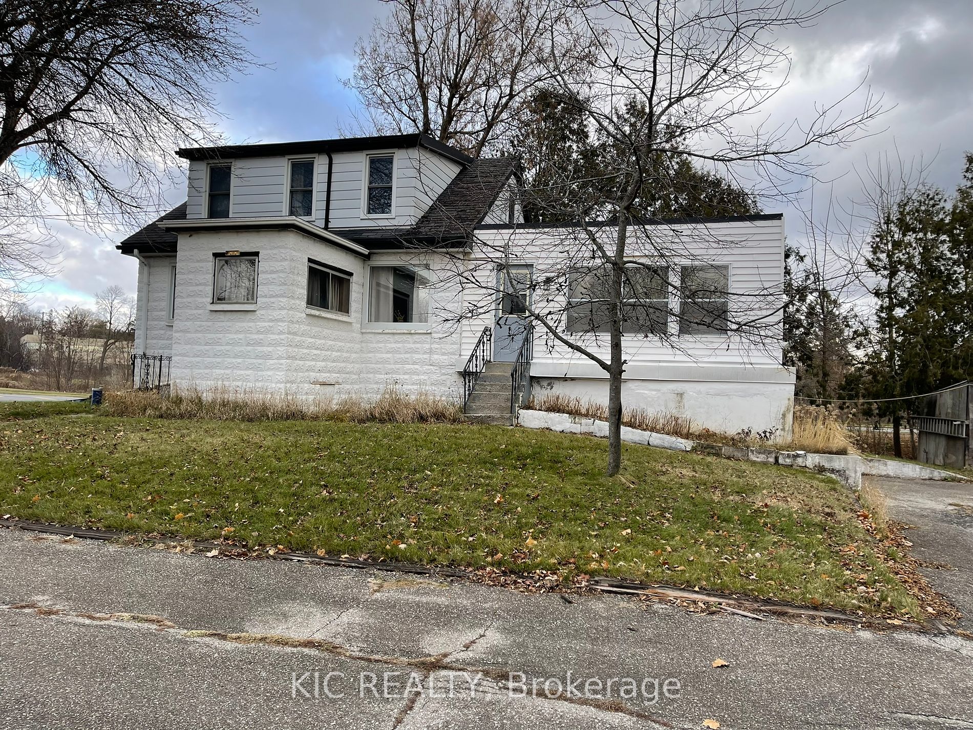 835 Alexander Court