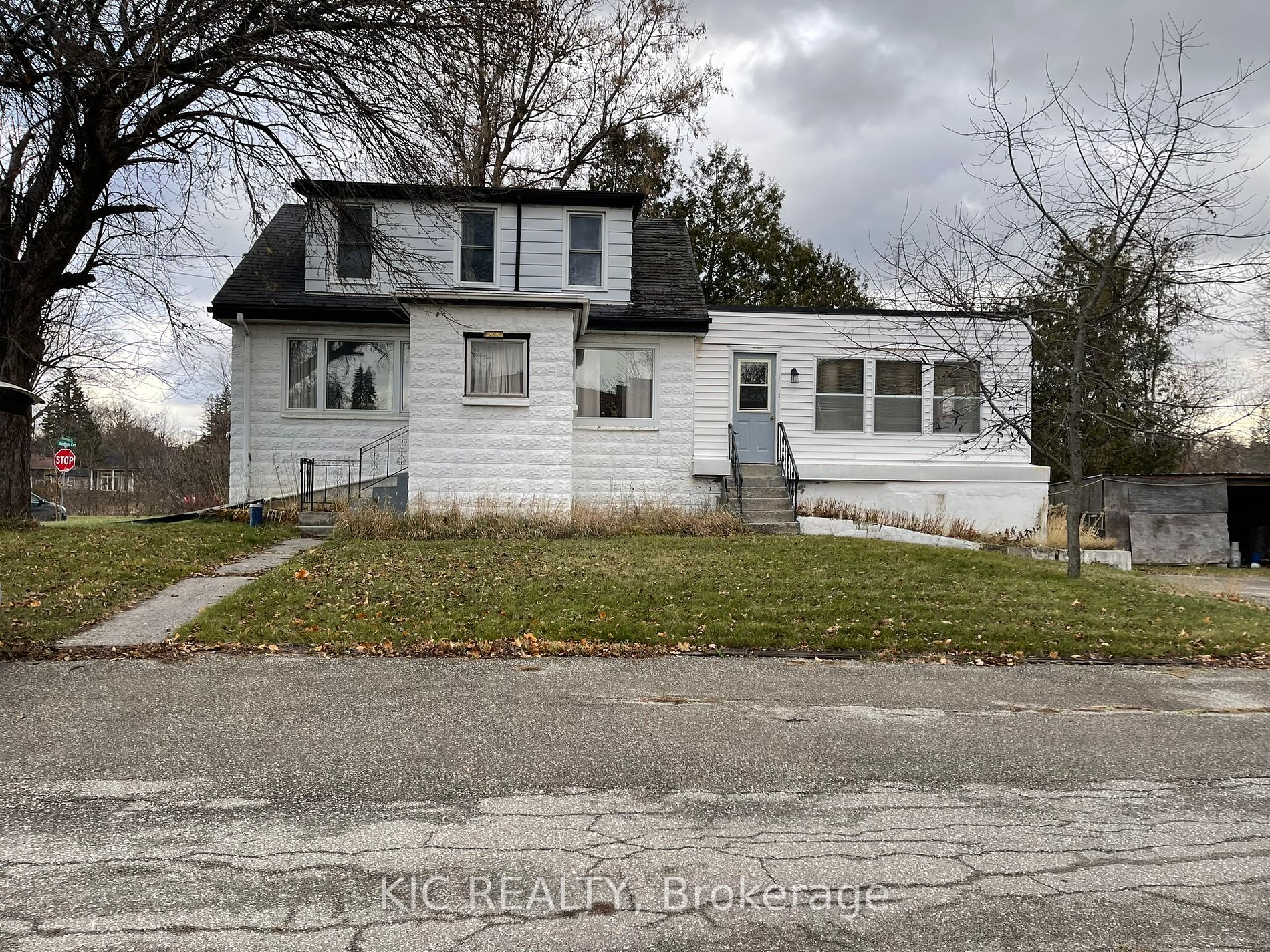 835 Alexander Court