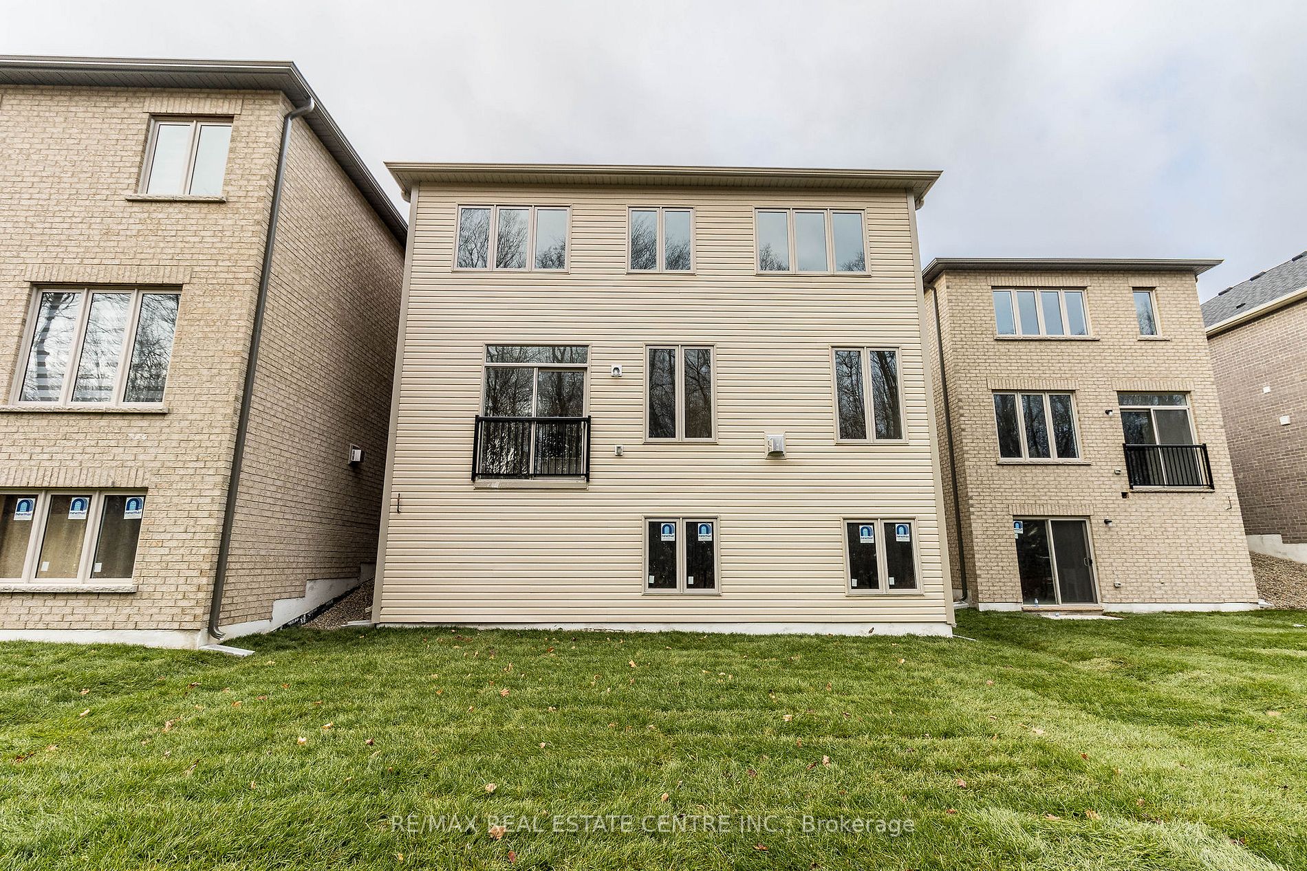 508 Black Cherry Crescent