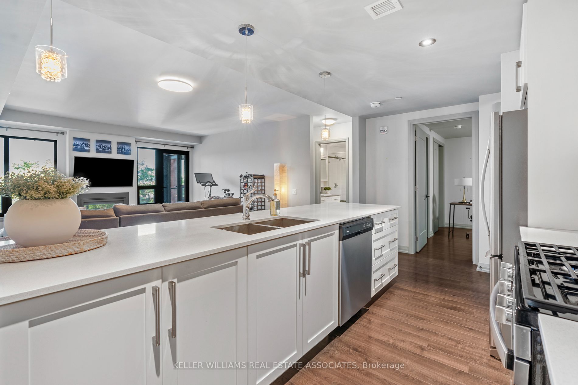 181 James St N, #506