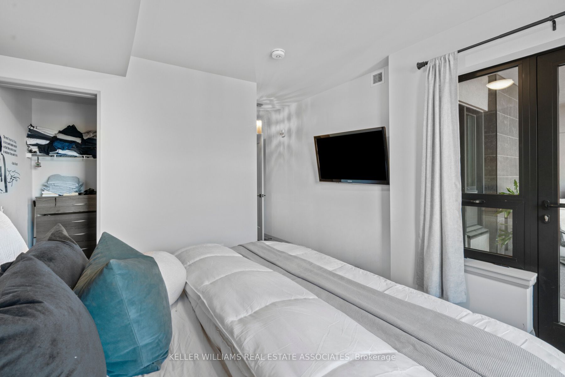 181 James St N, #506