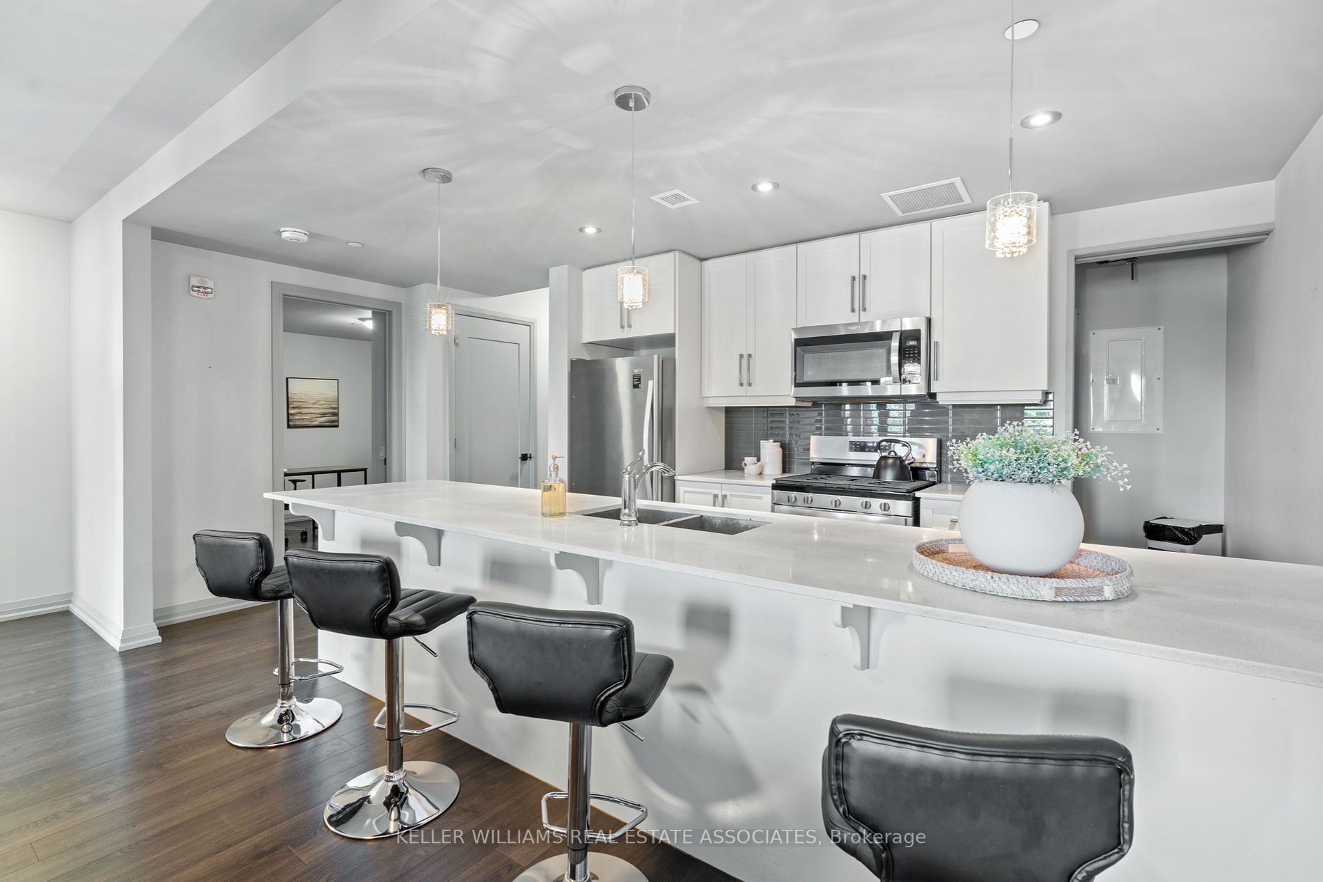 181 James St N, #506