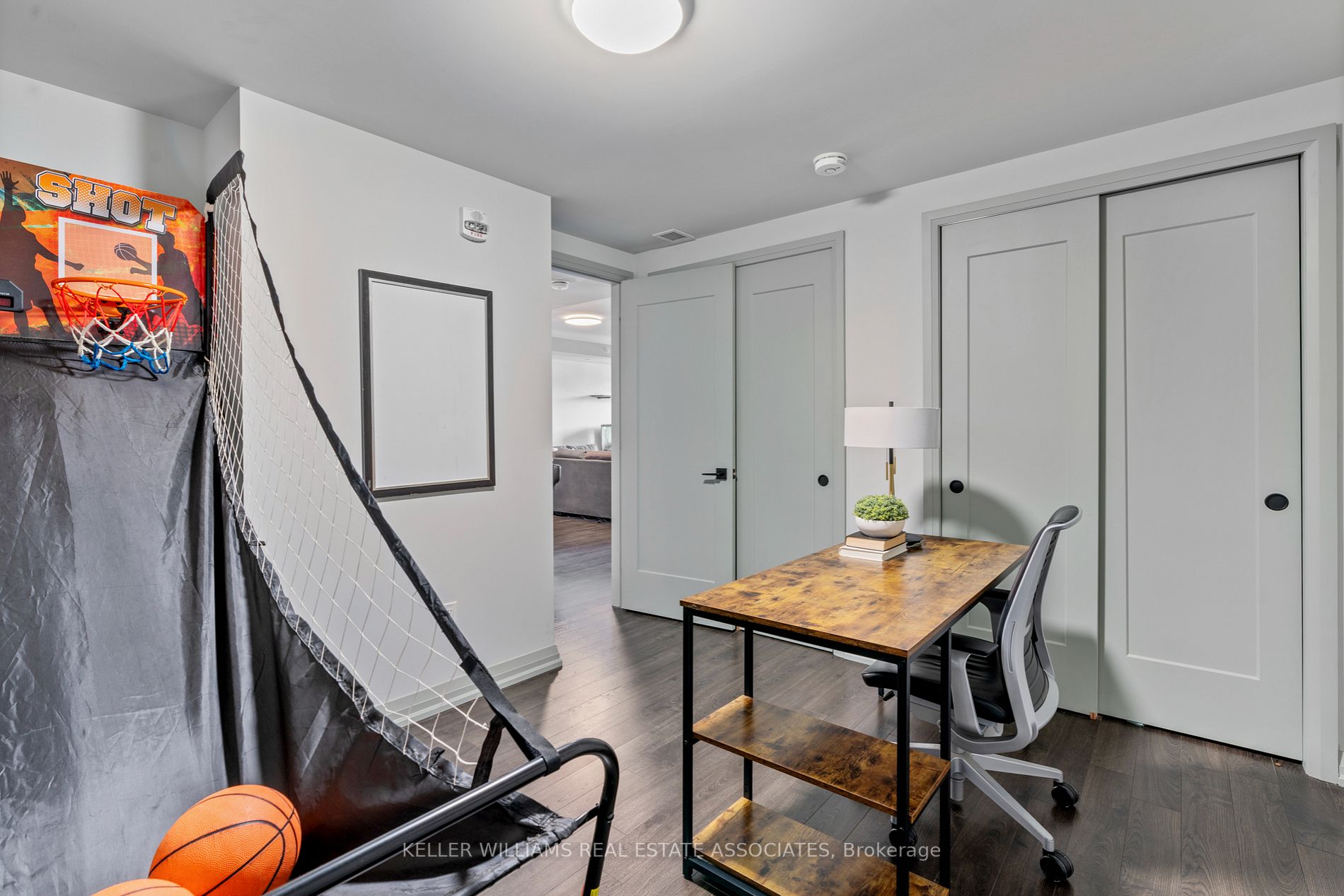 181 James St N, #506