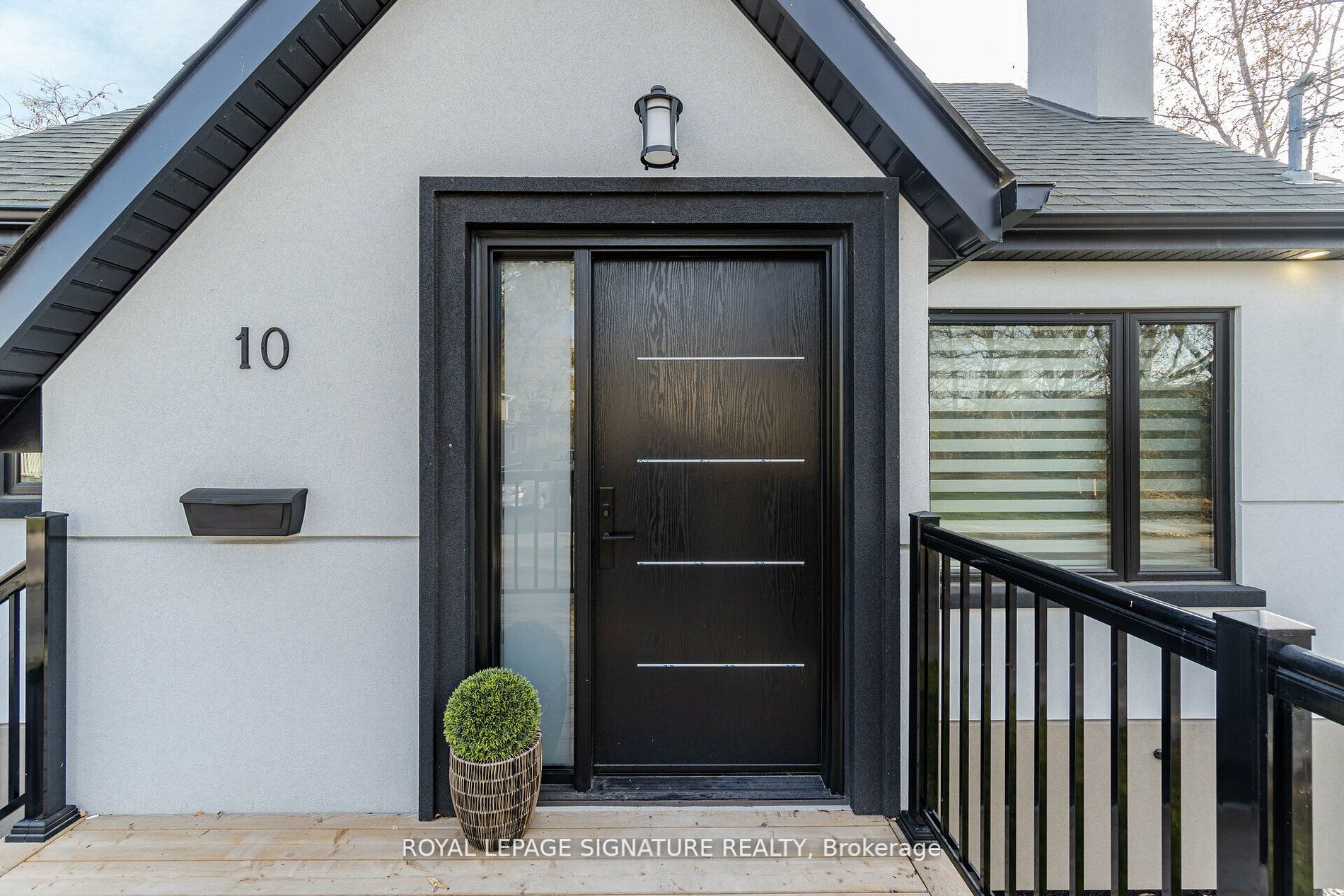 10 Bayside Avenue