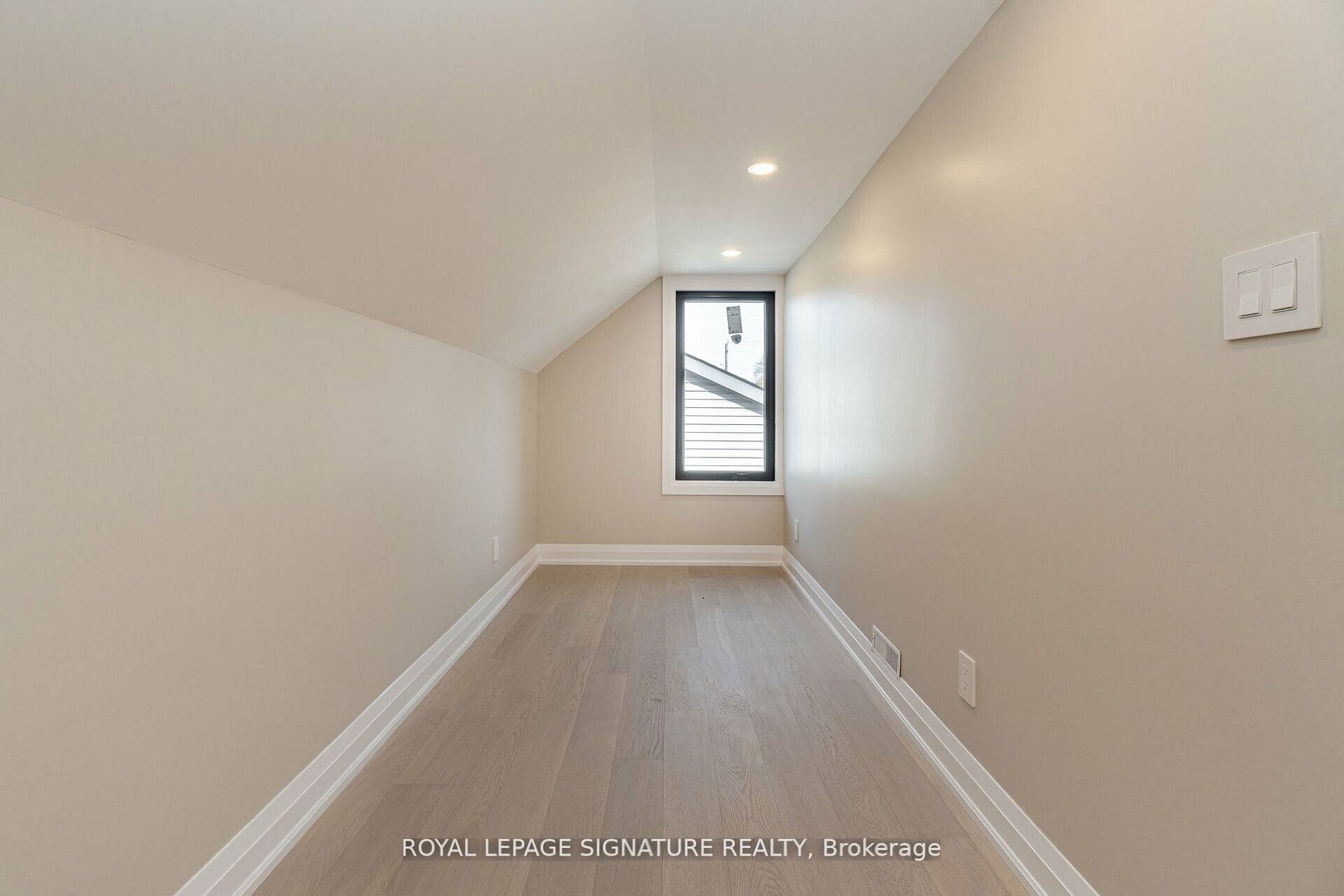 10 Bayside Avenue