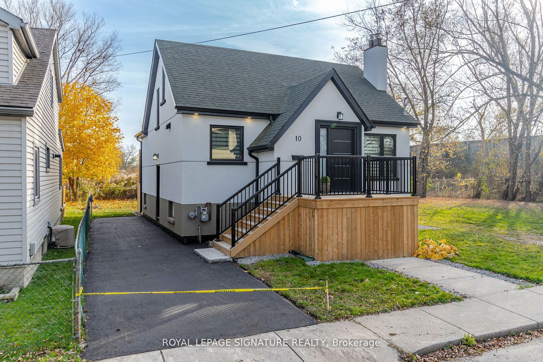 10 Bayside Avenue