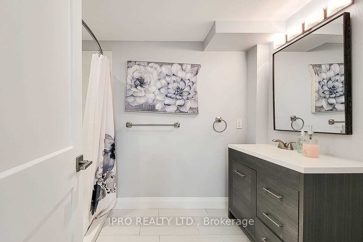 20 Highland Road W