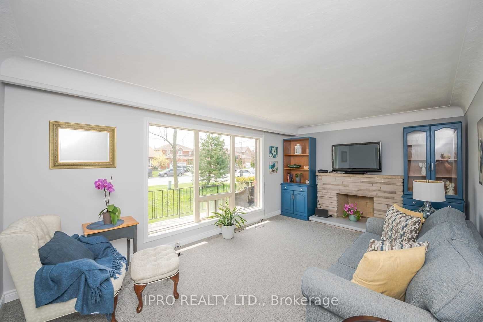 20 Highland Road W