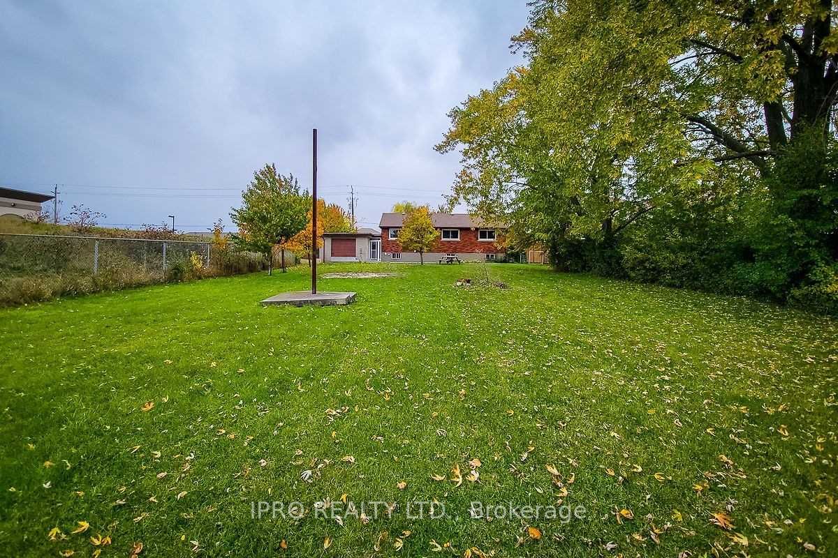 20 Highland Road W
