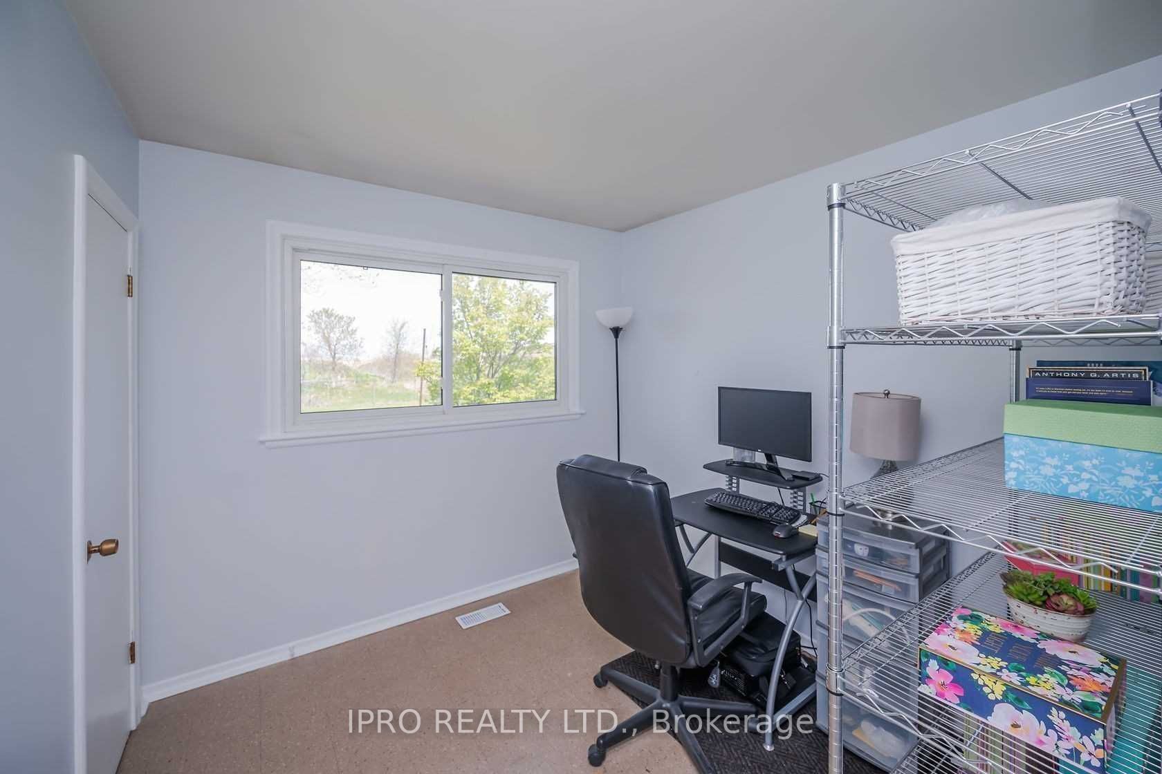 20 Highland Road W
