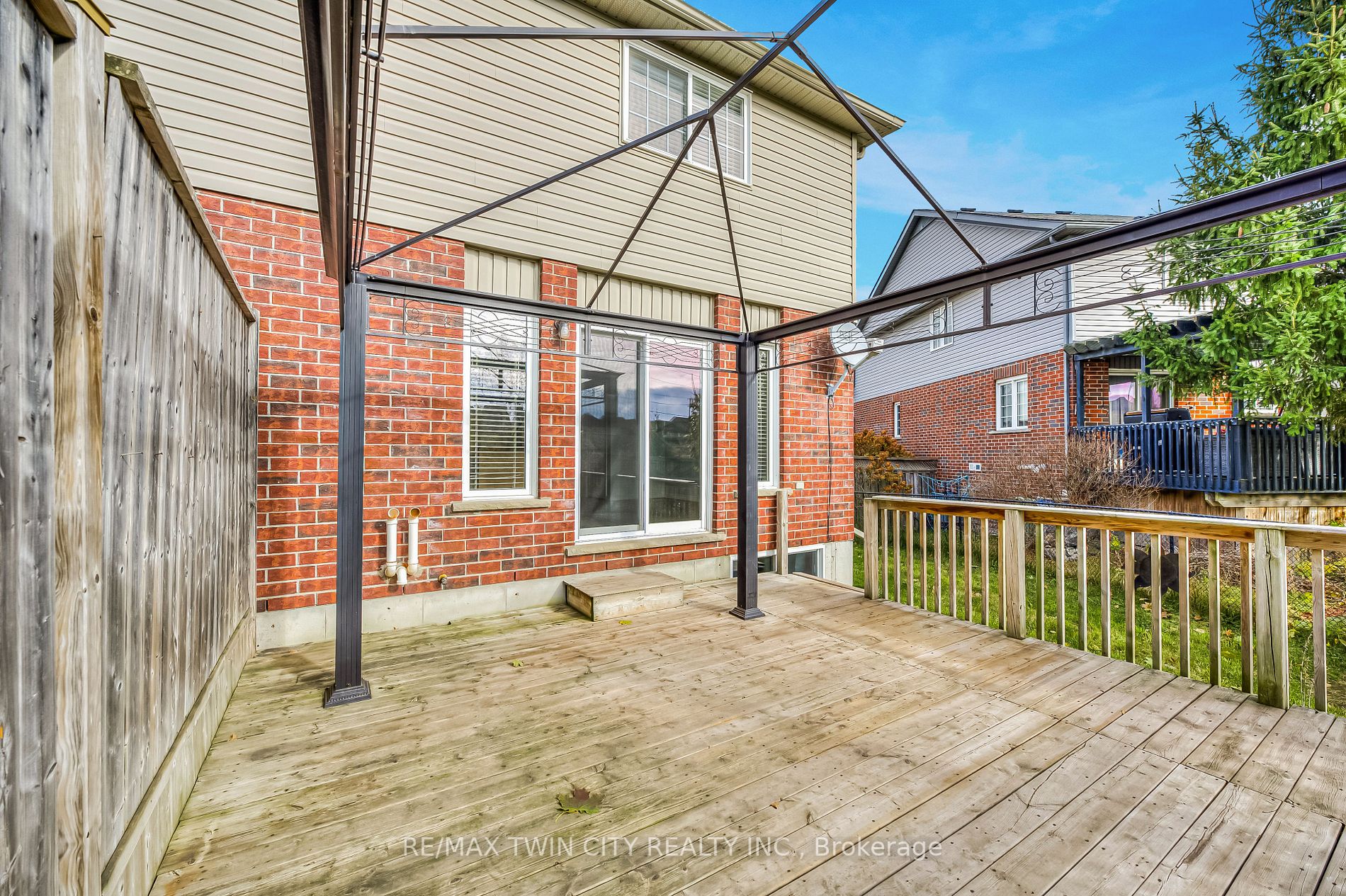 54 Featherstone Street