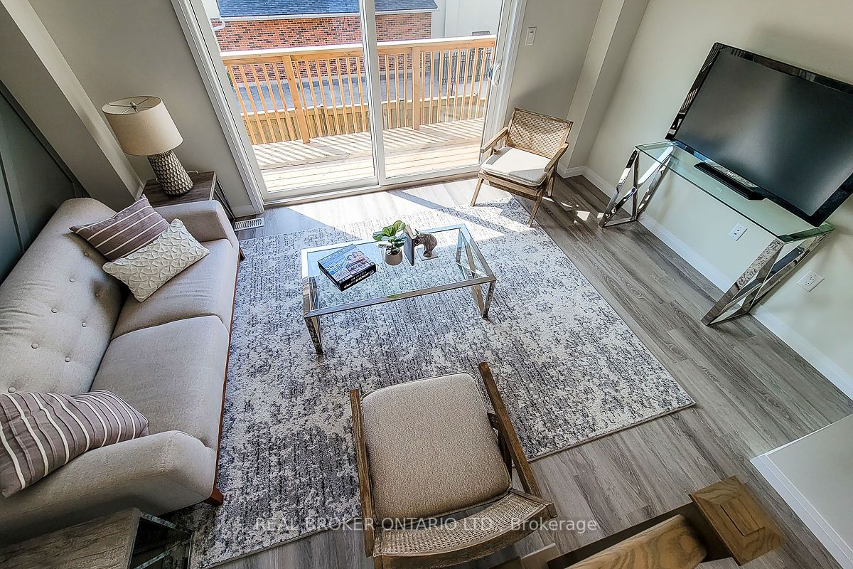 270 Melvin Avenue, #9