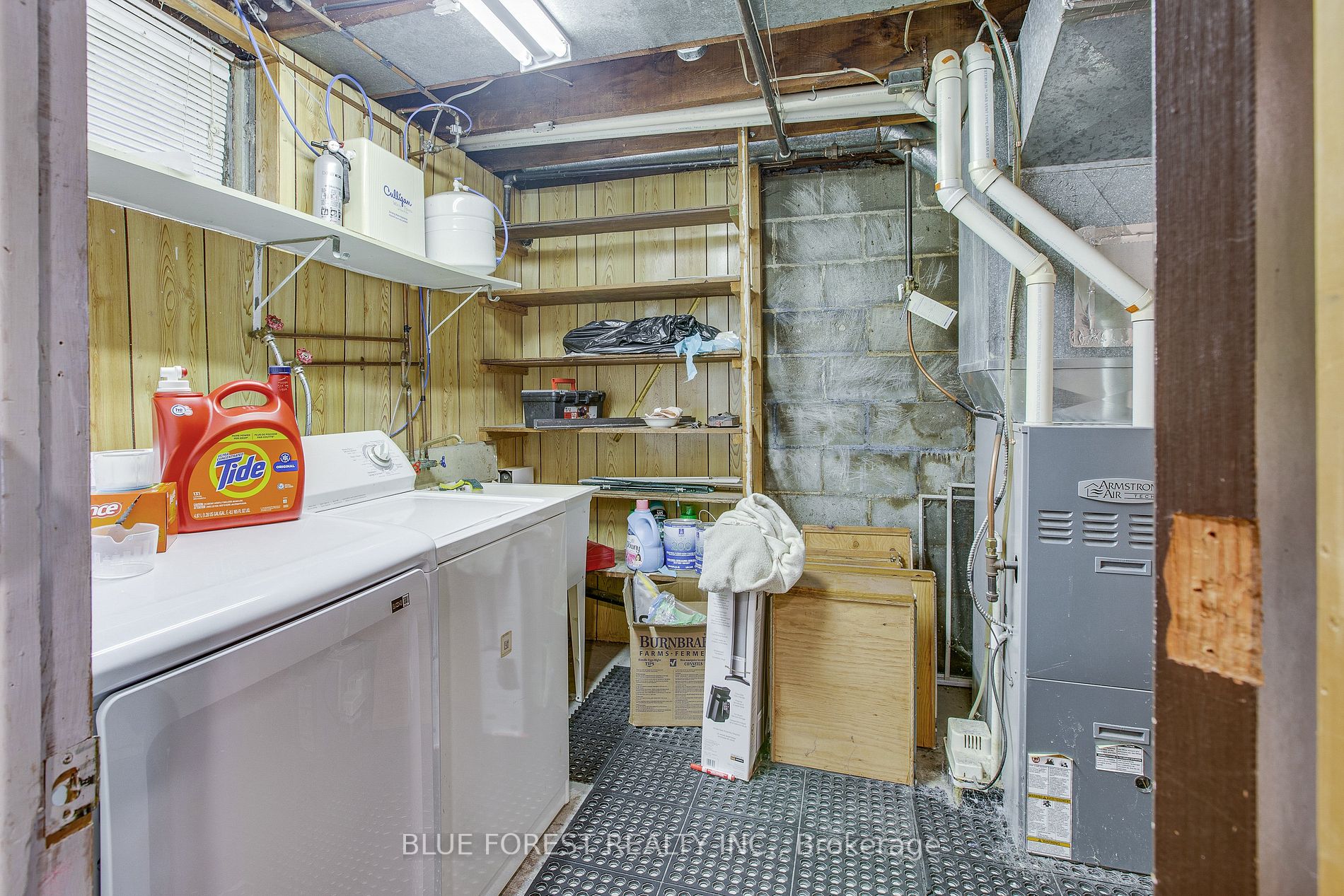 49 St George St