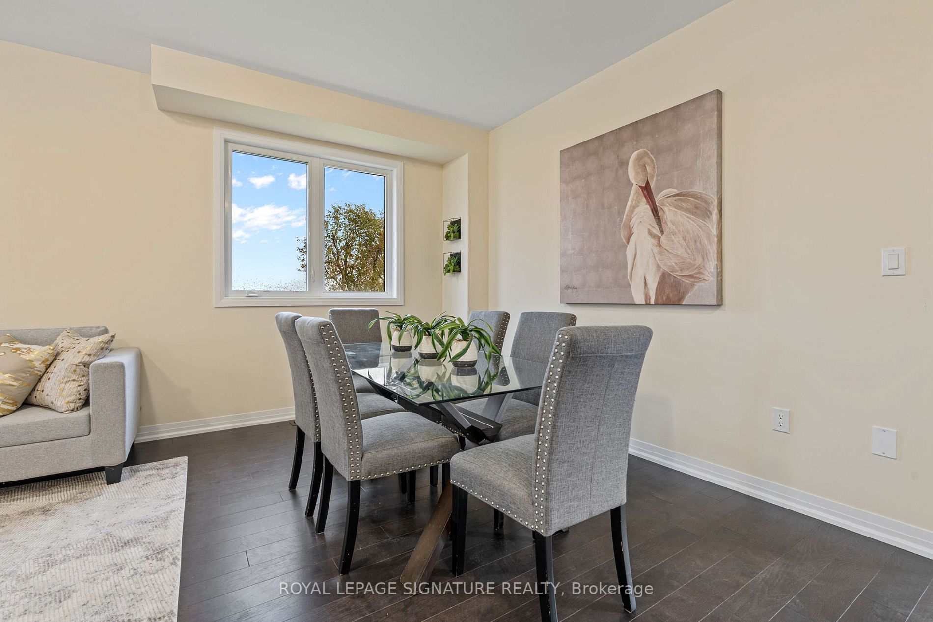 7 Burrows Court
