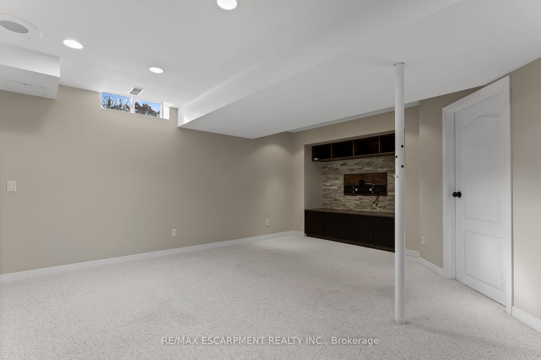 84 Foxborough Drive