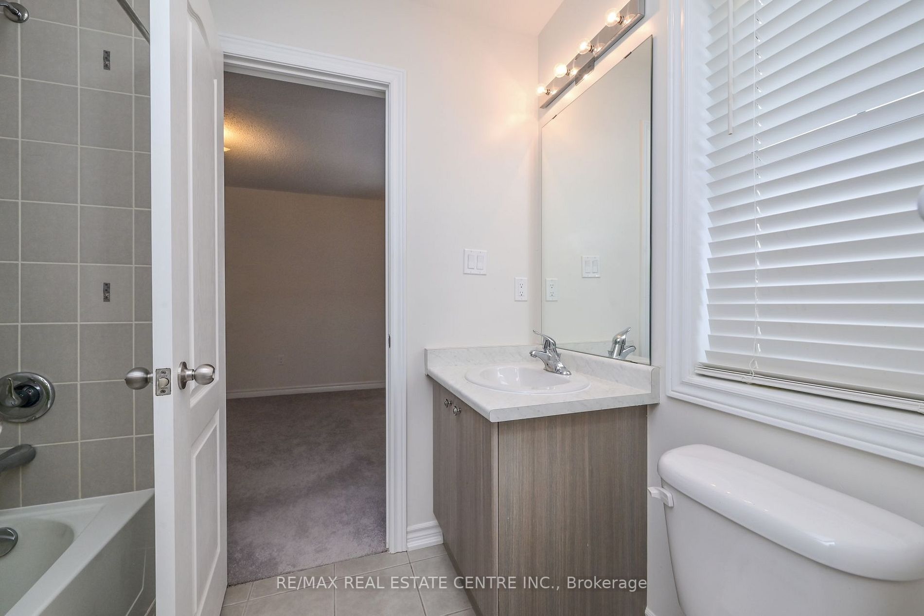 401 Tansley Street