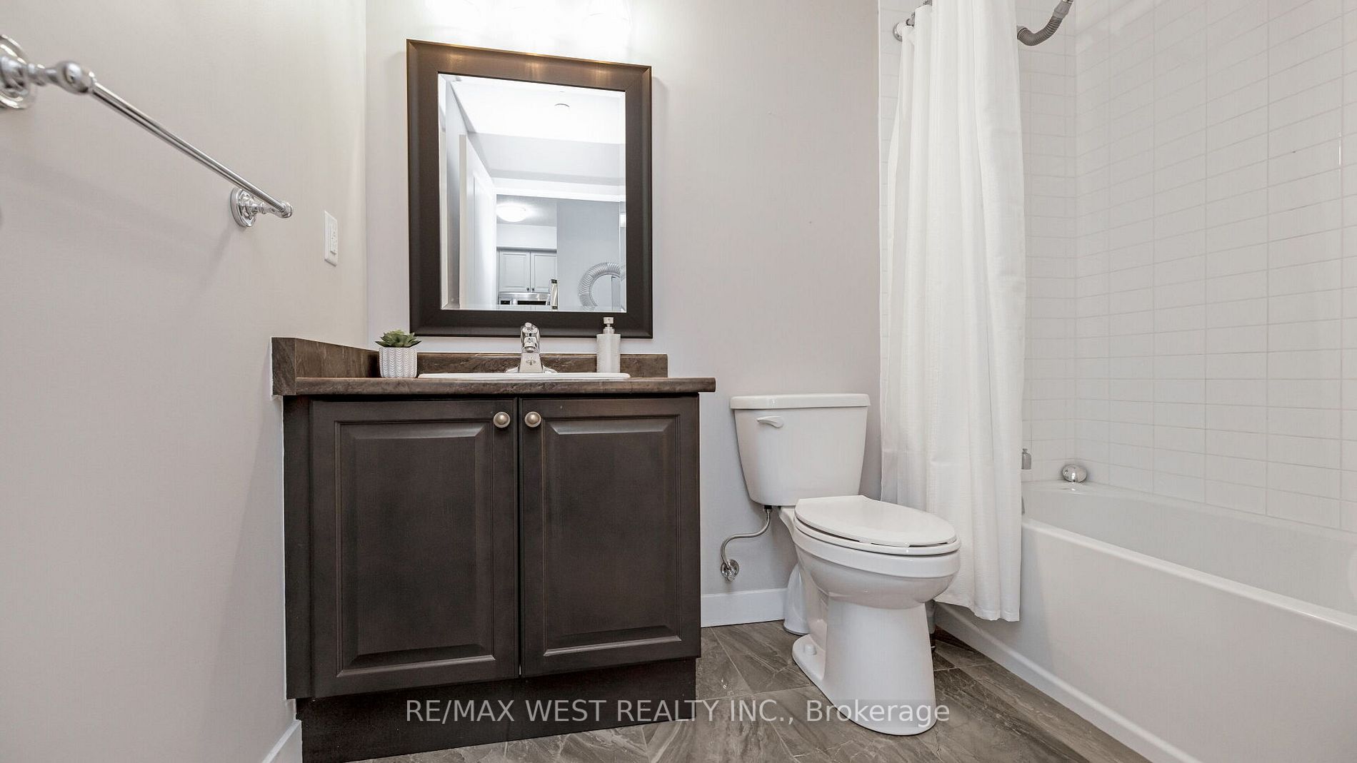 101 Shoreview Place, #131