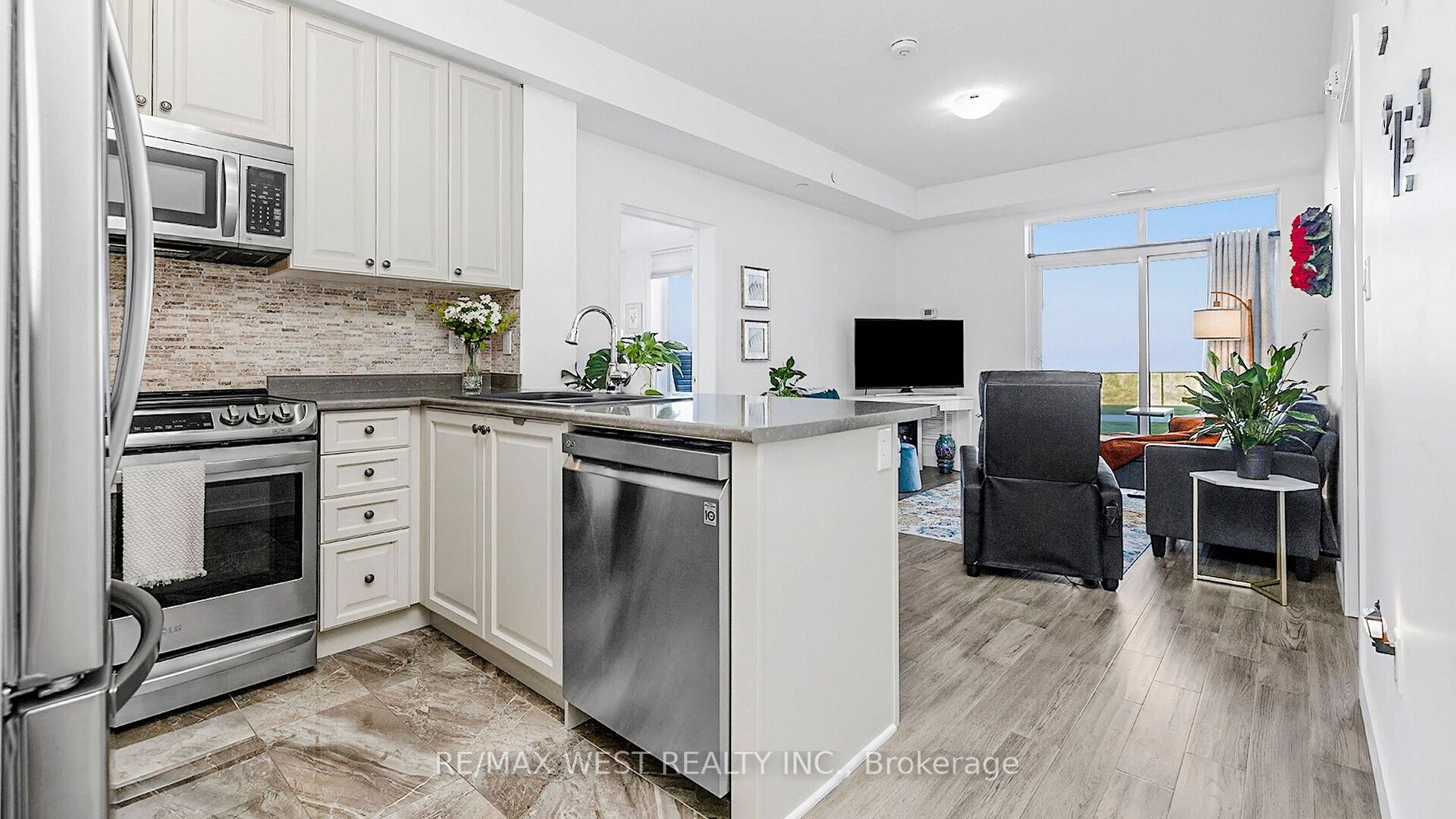 101 Shoreview Place, #131