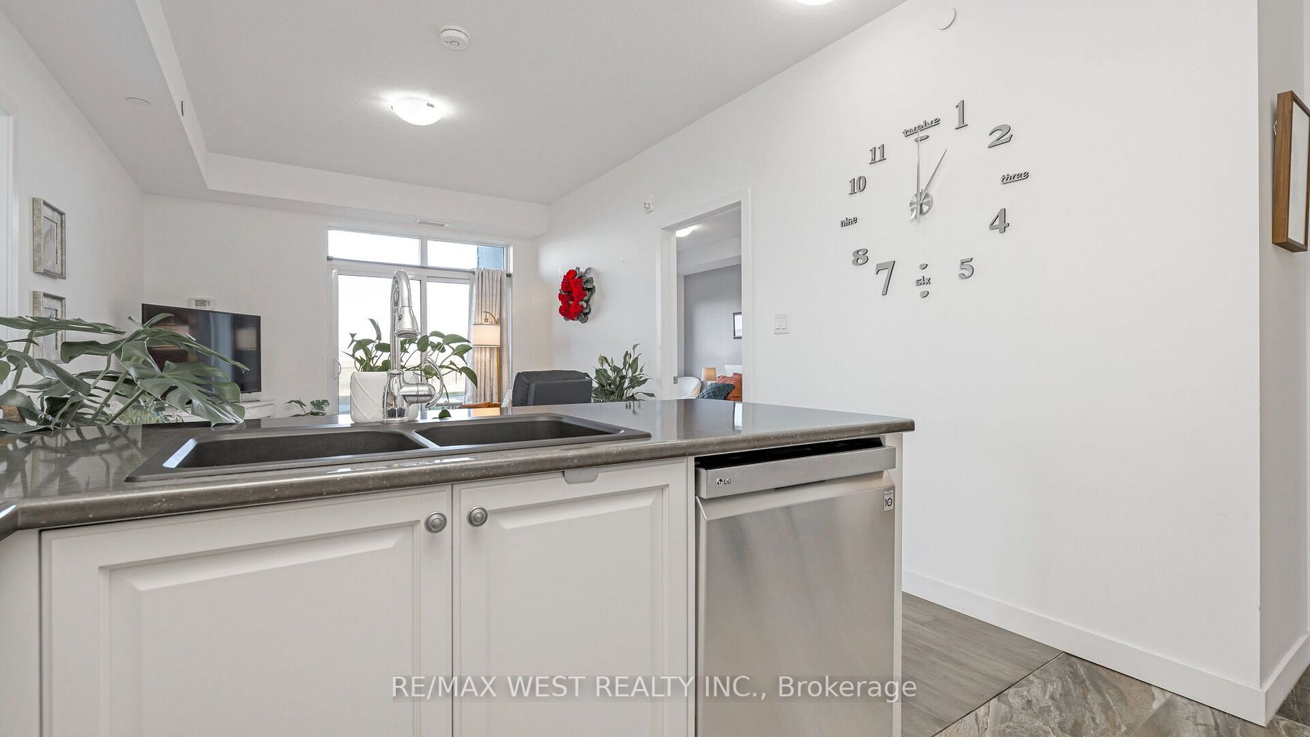 101 Shoreview Place, #131