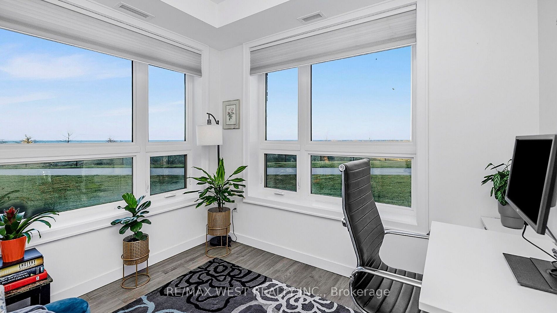 101 Shoreview Place, #131