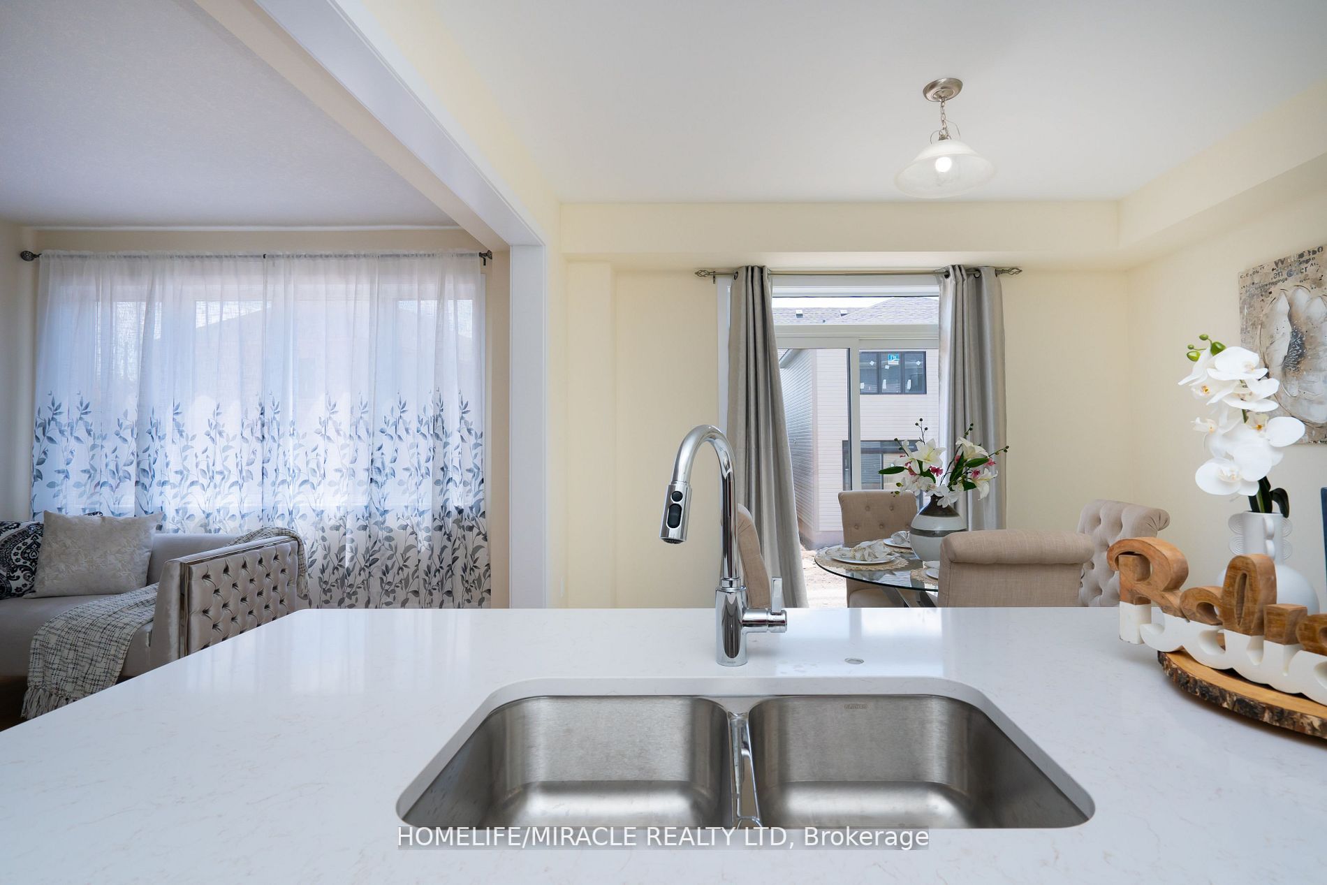 25 Downriver Dr