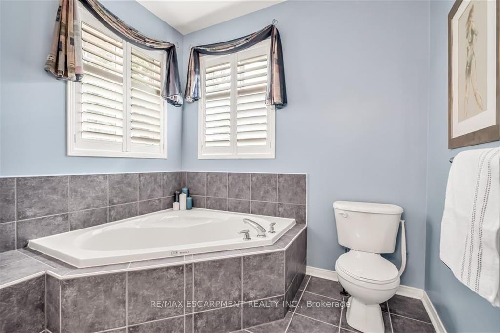 162 Morwick Dr