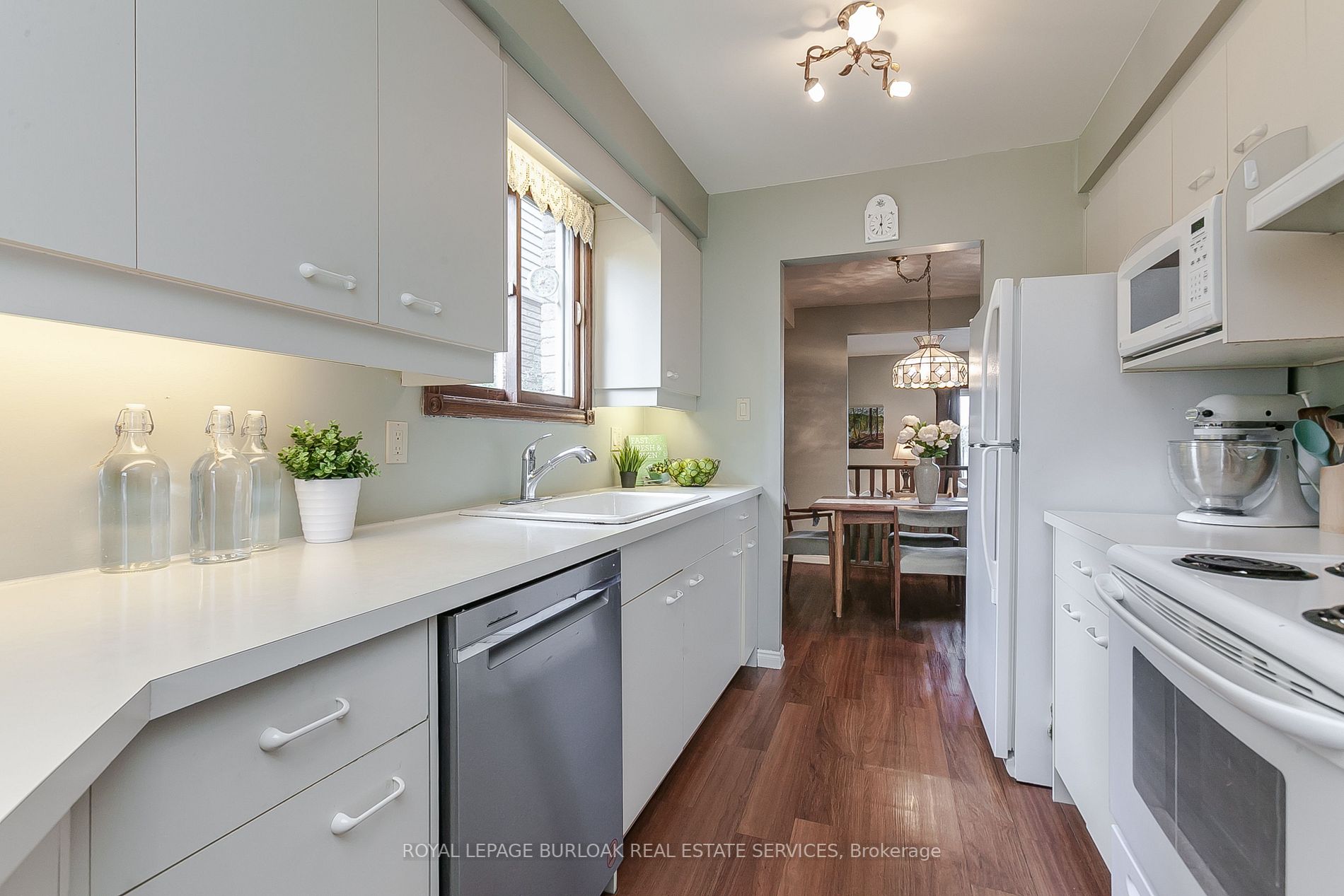 135 Glenashton Dr