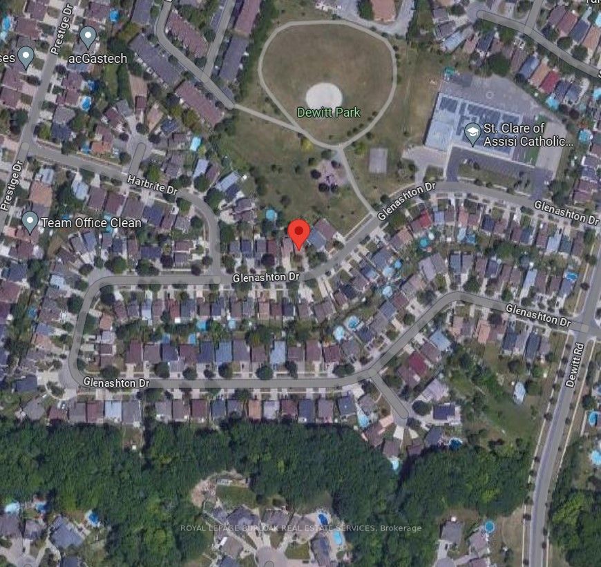 135 Glenashton Dr