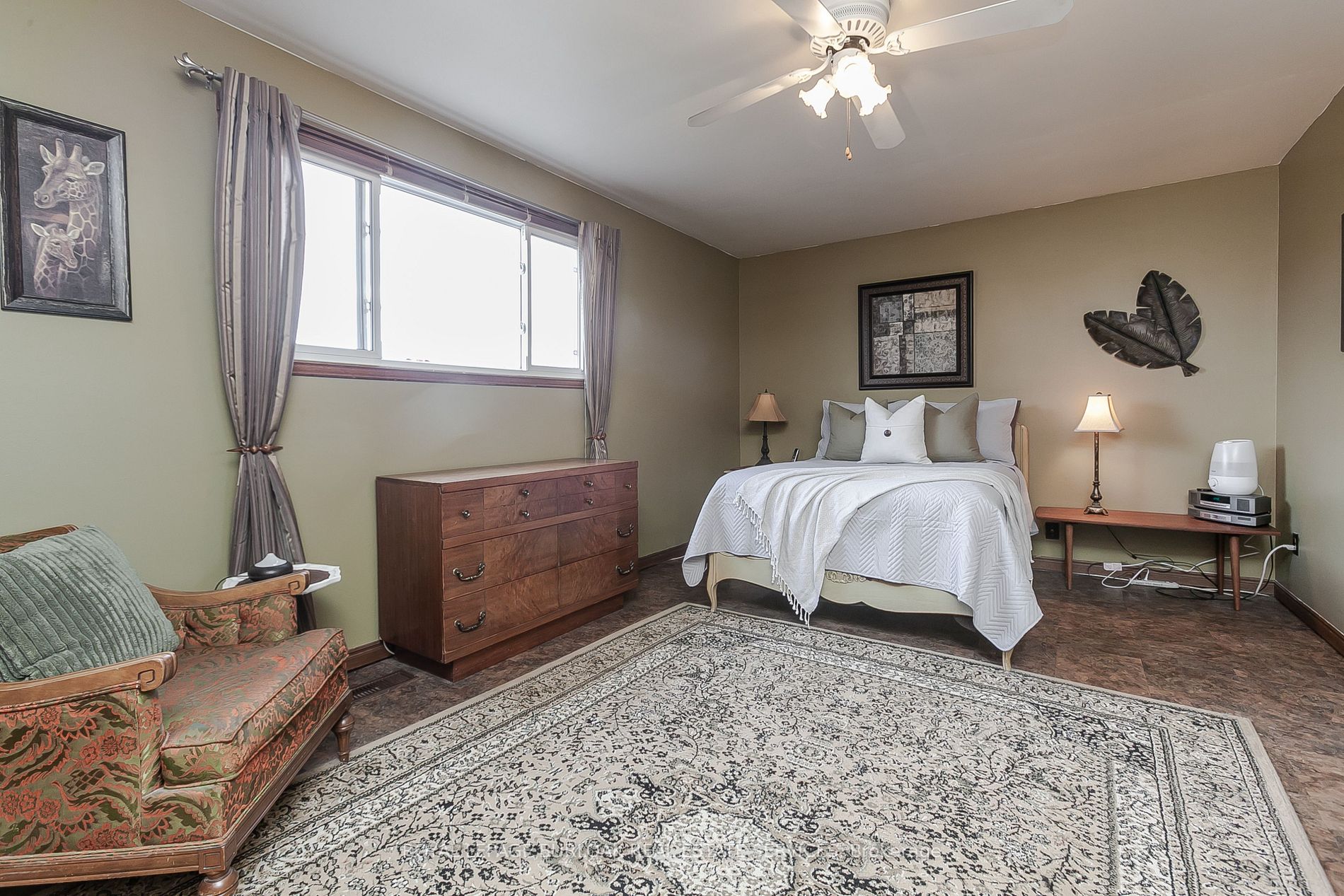 135 Glenashton Dr