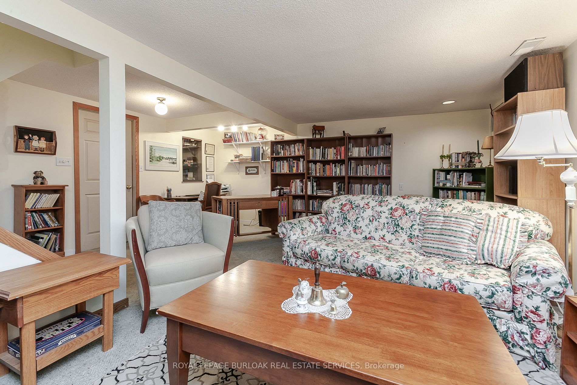135 Glenashton Dr