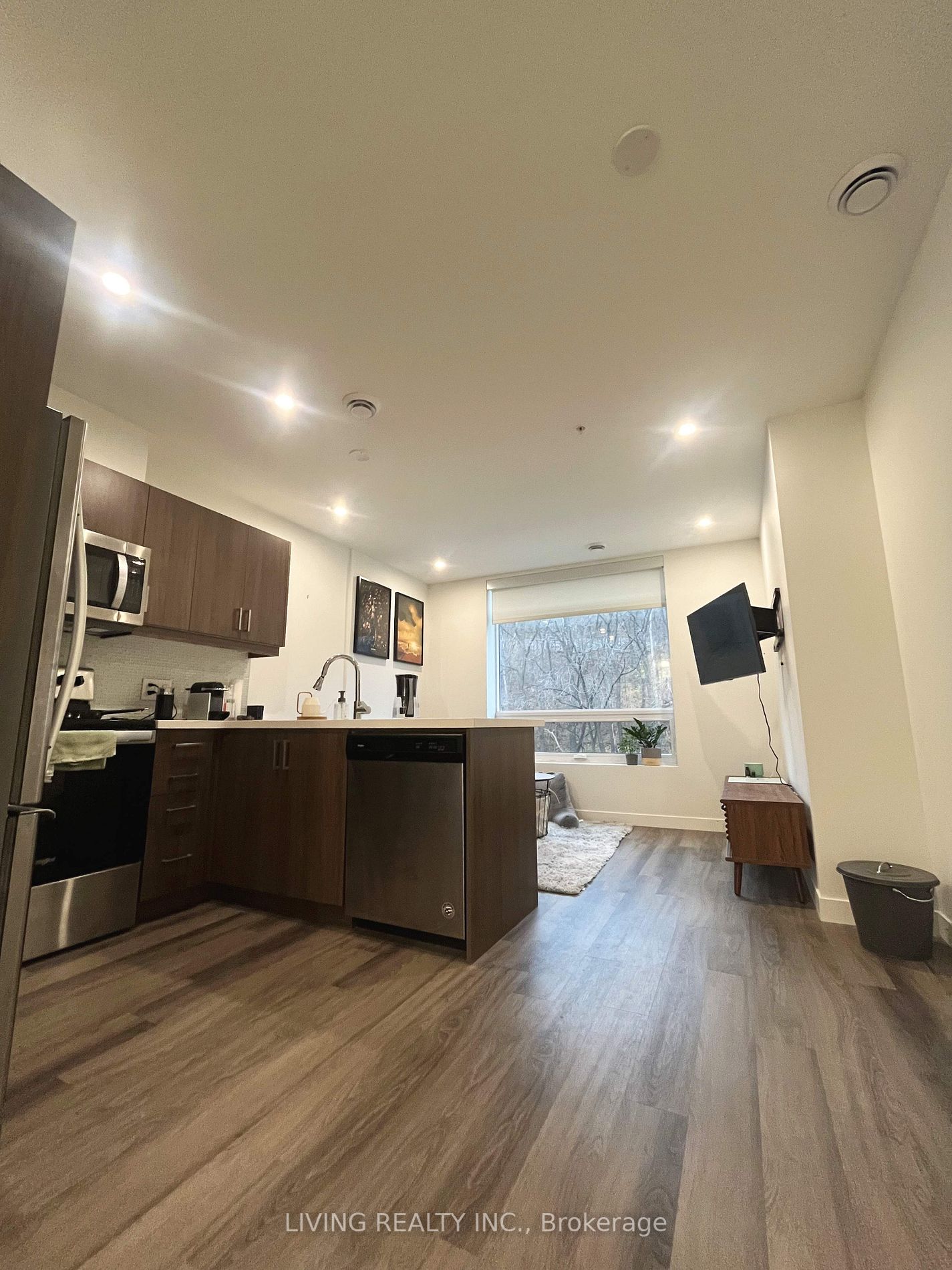 455 Charlton Avenue E #402