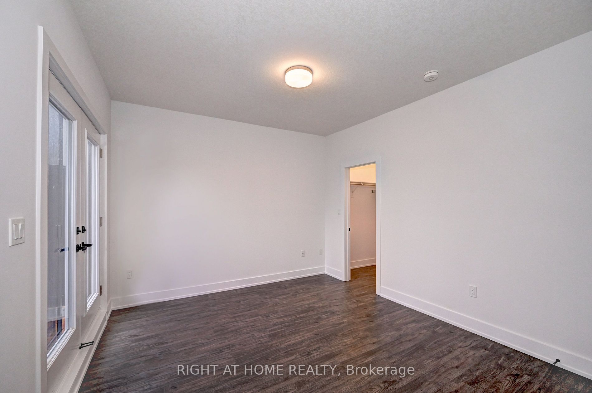99 Roger St, #18