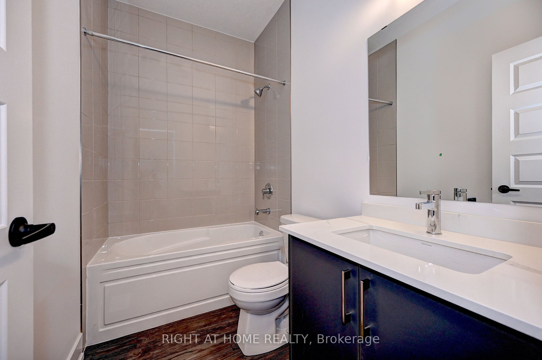 99 Roger St, #18