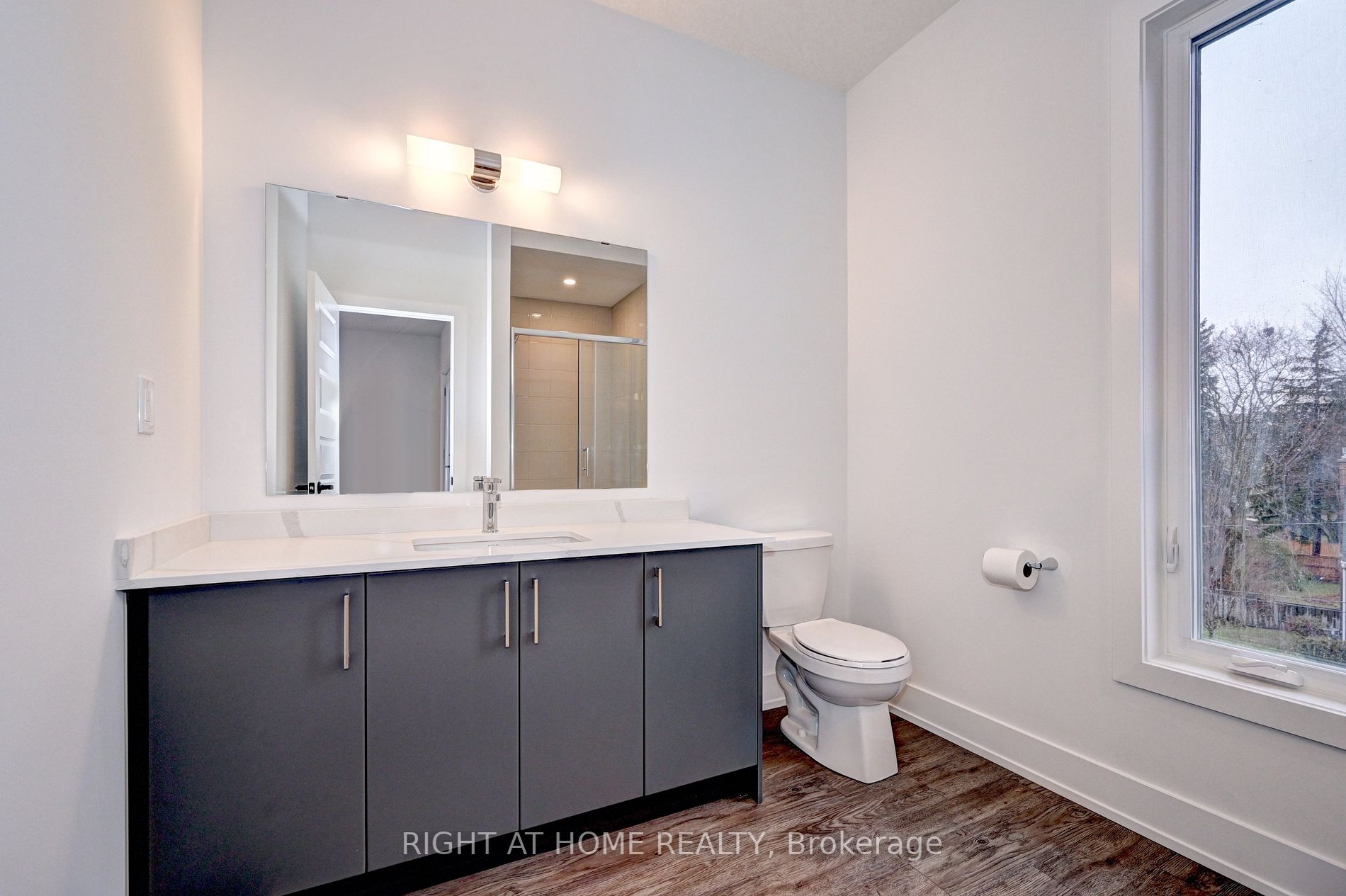 99 Roger St, #18