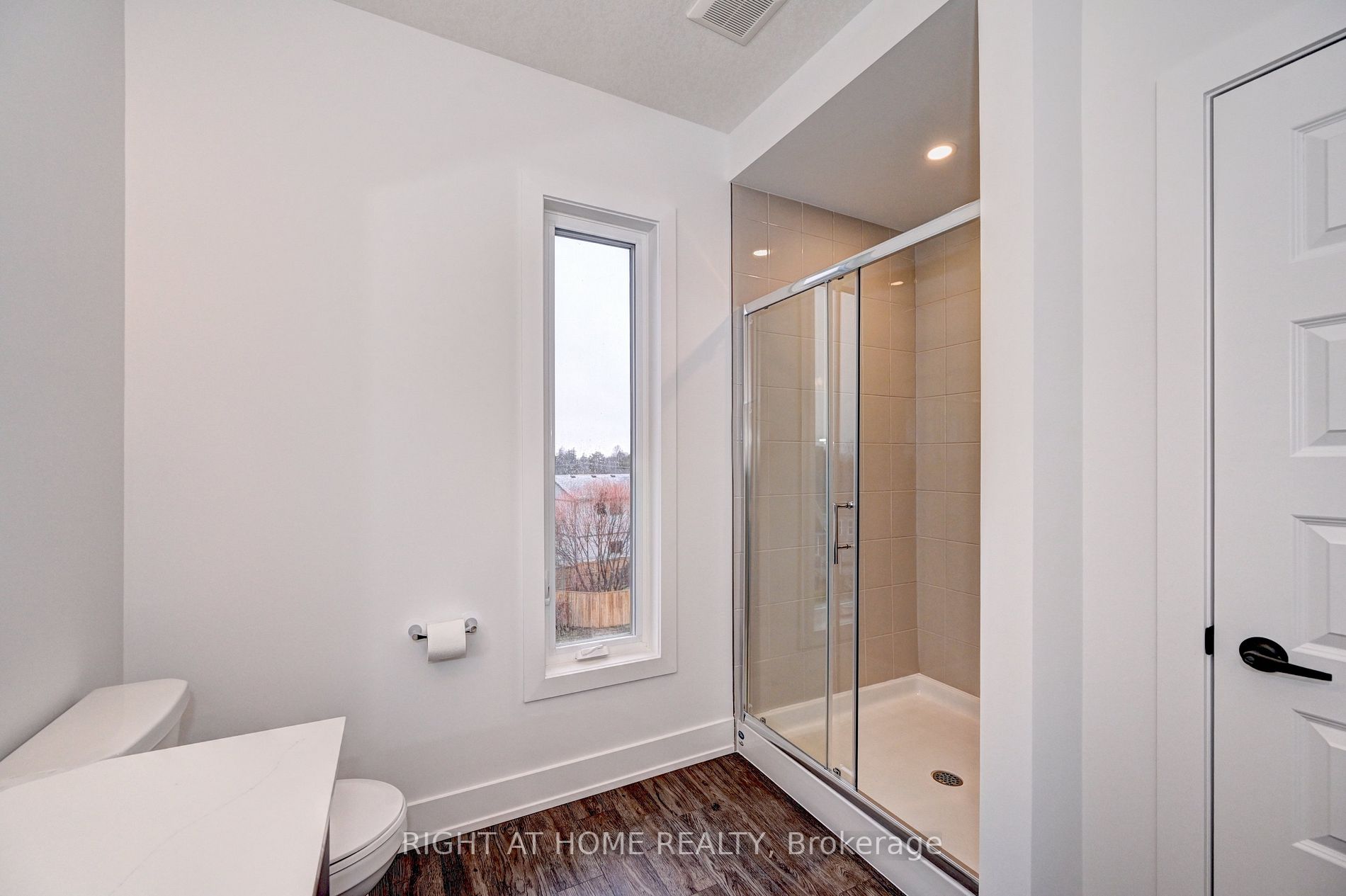 99 Roger St, #18