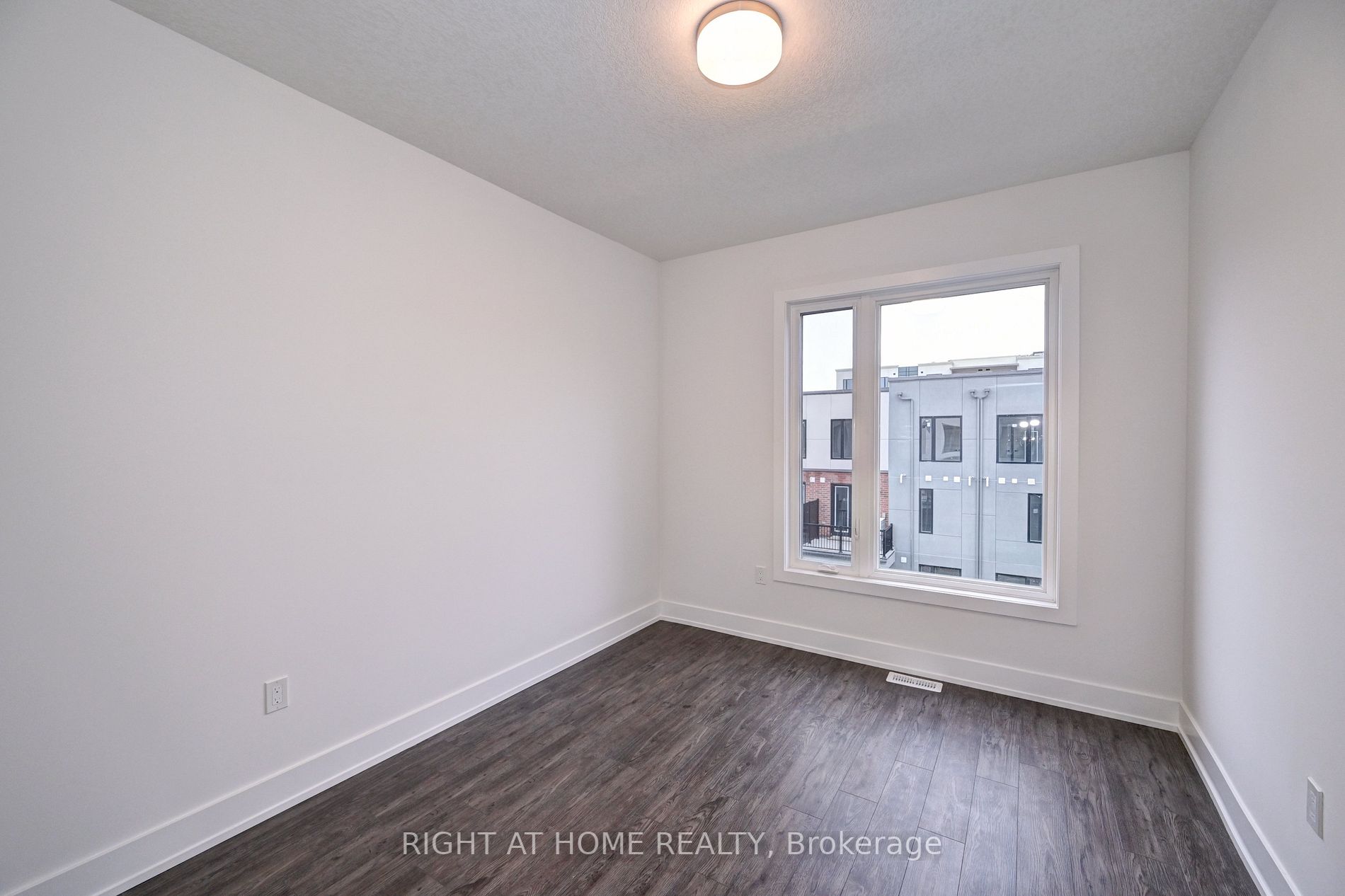 99 Roger St, #18