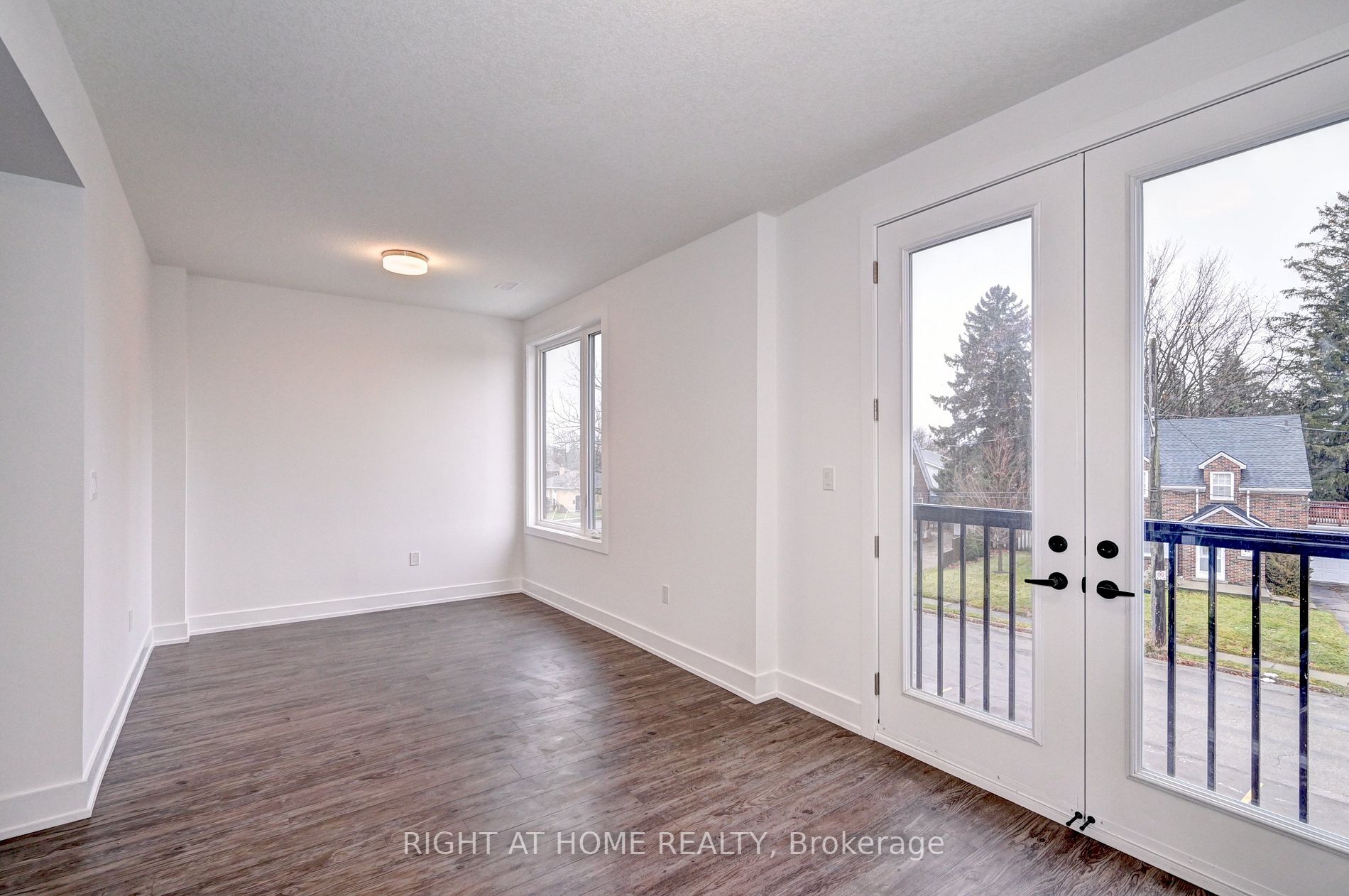 99 Roger St, #18