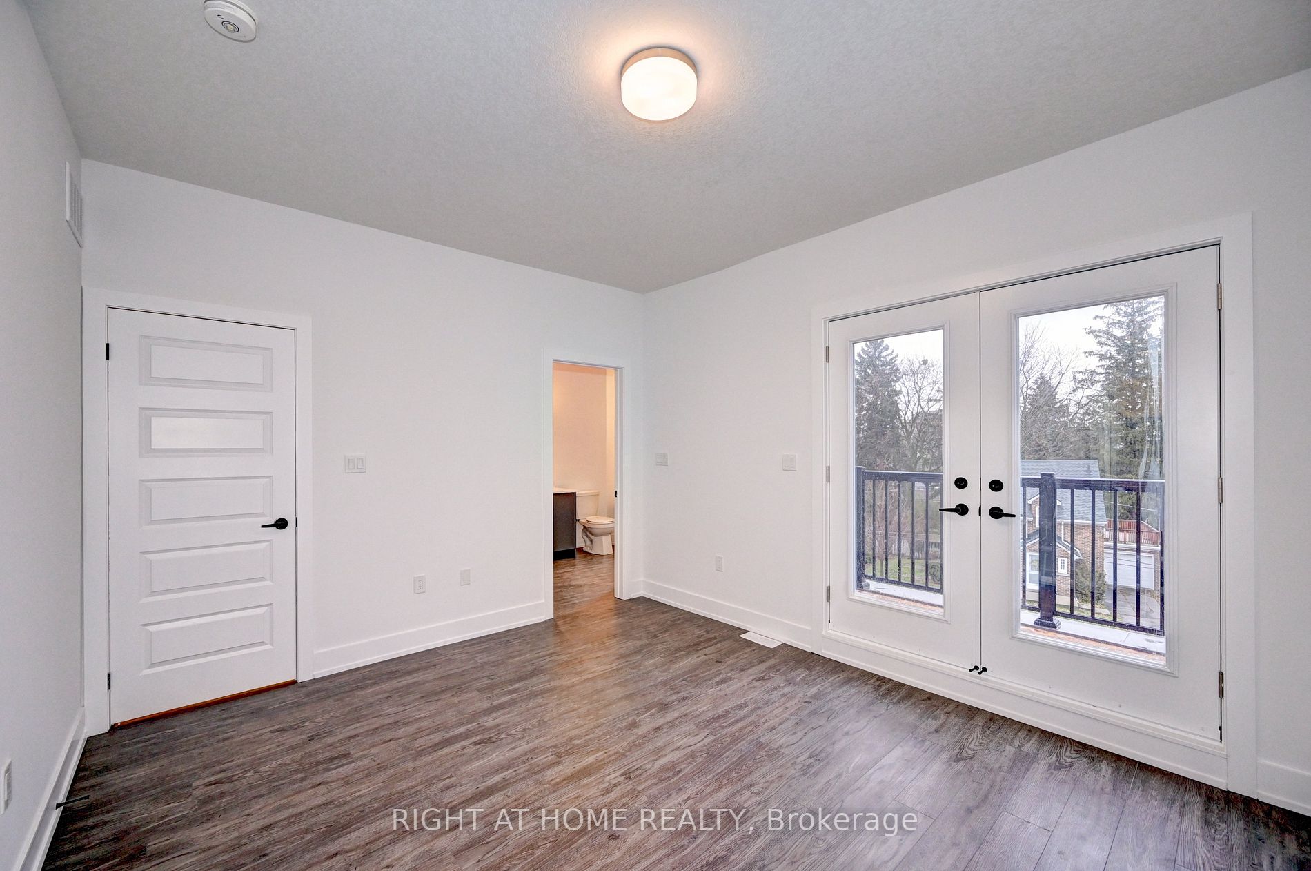 99 Roger St, #18