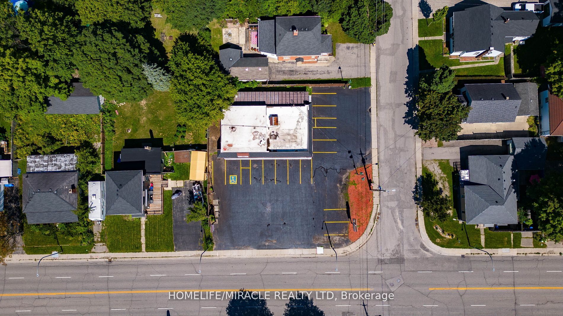 235 Dundas St