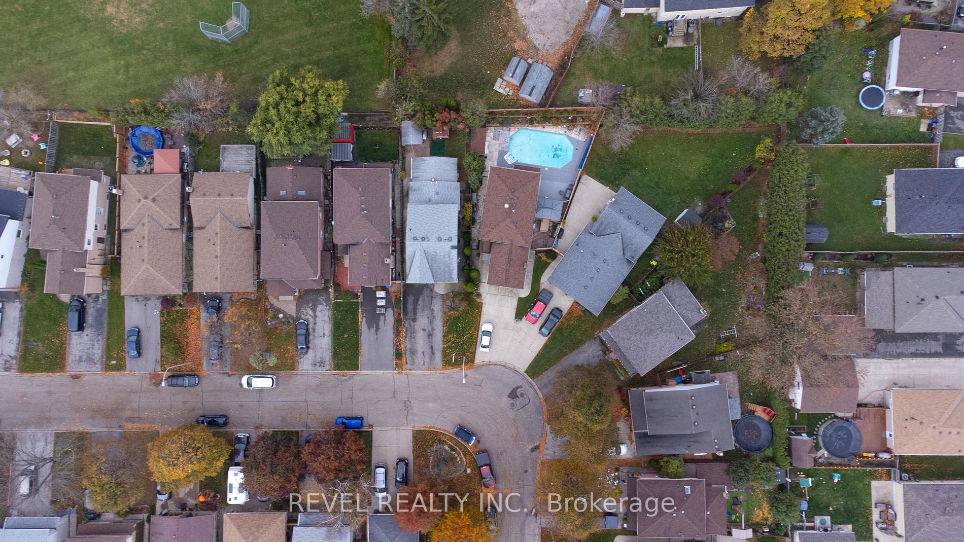 39 Twinoaks Cres