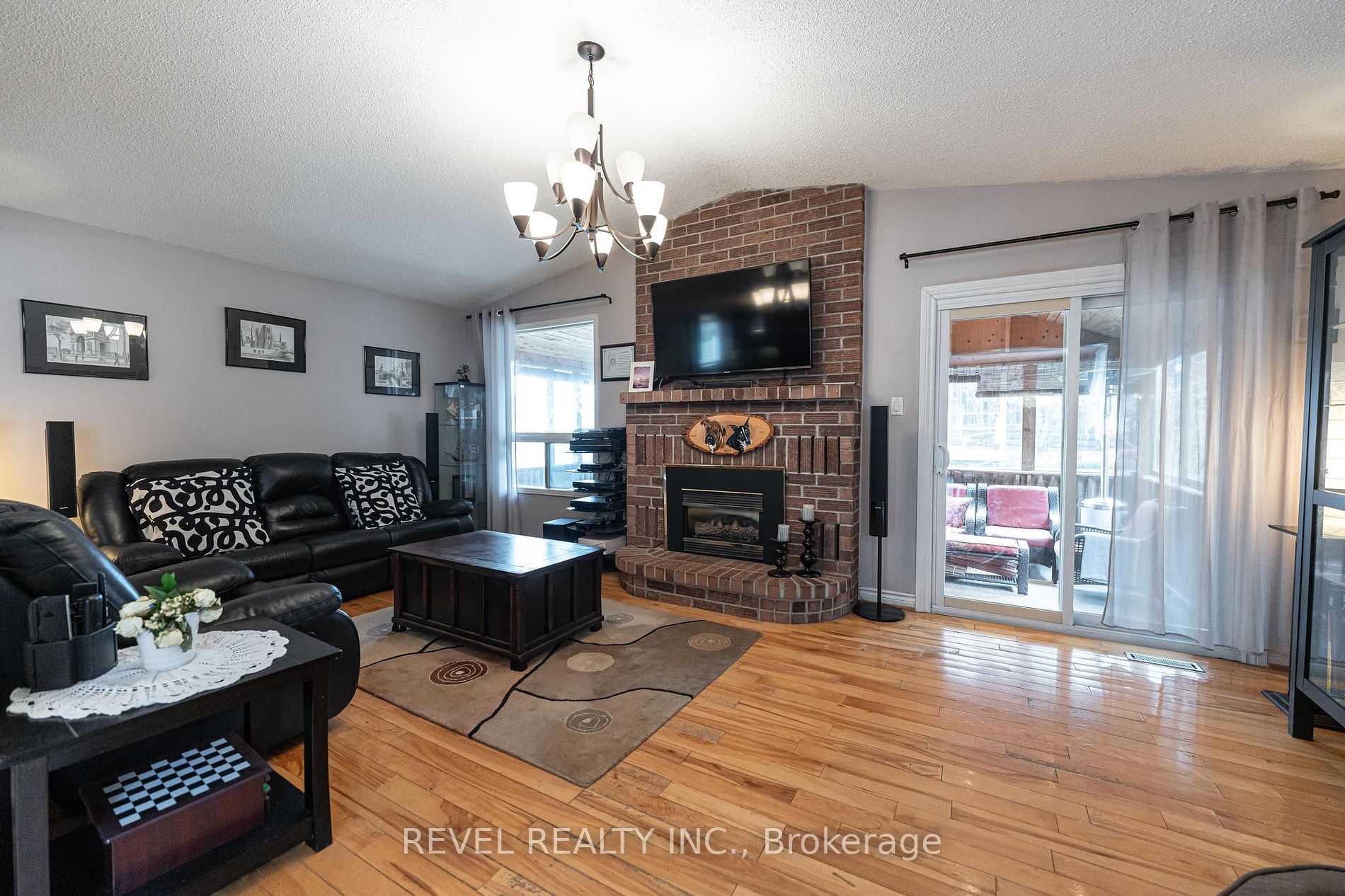 39 Twinoaks Cres