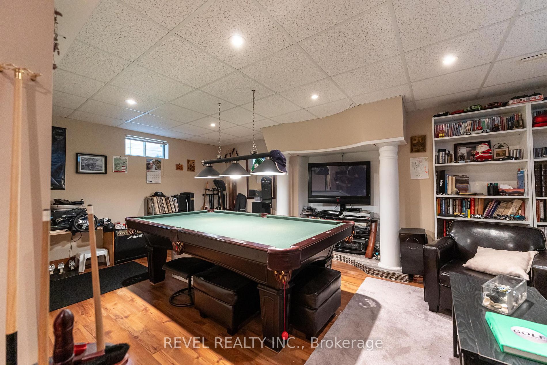 39 Twinoaks Cres