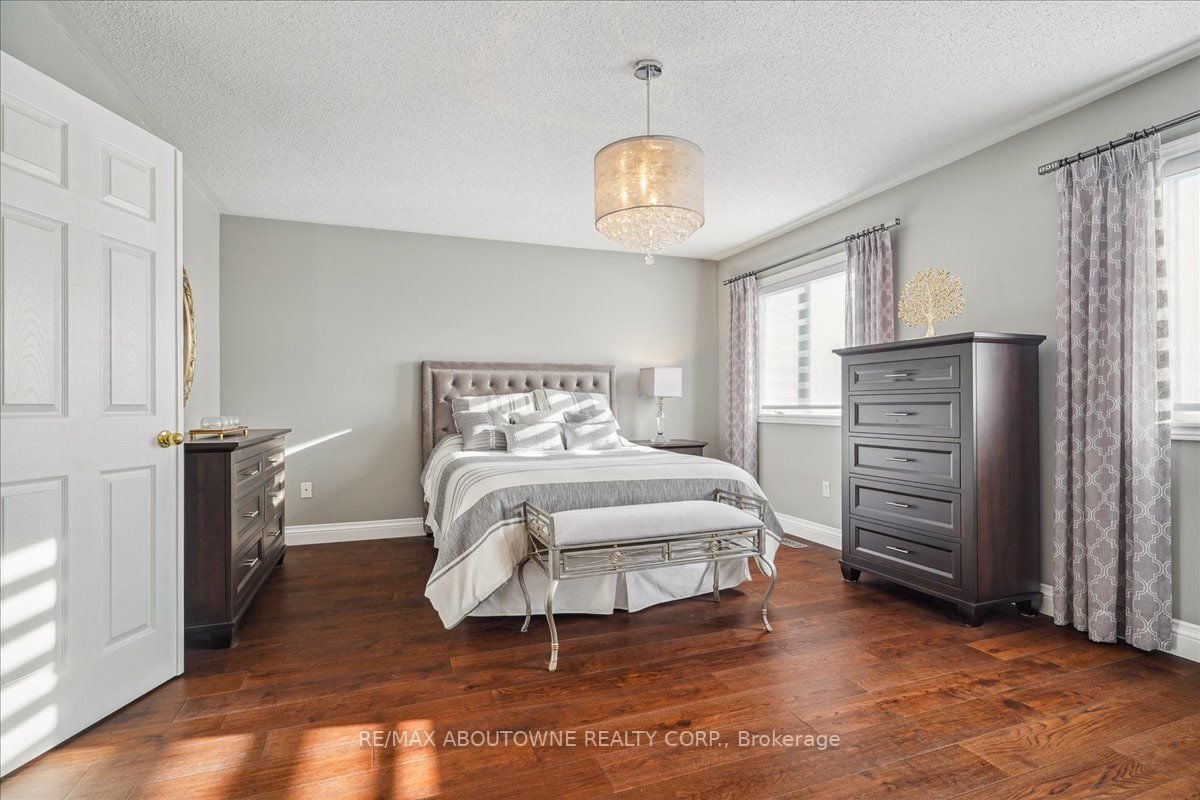 8 Mcknight Ave