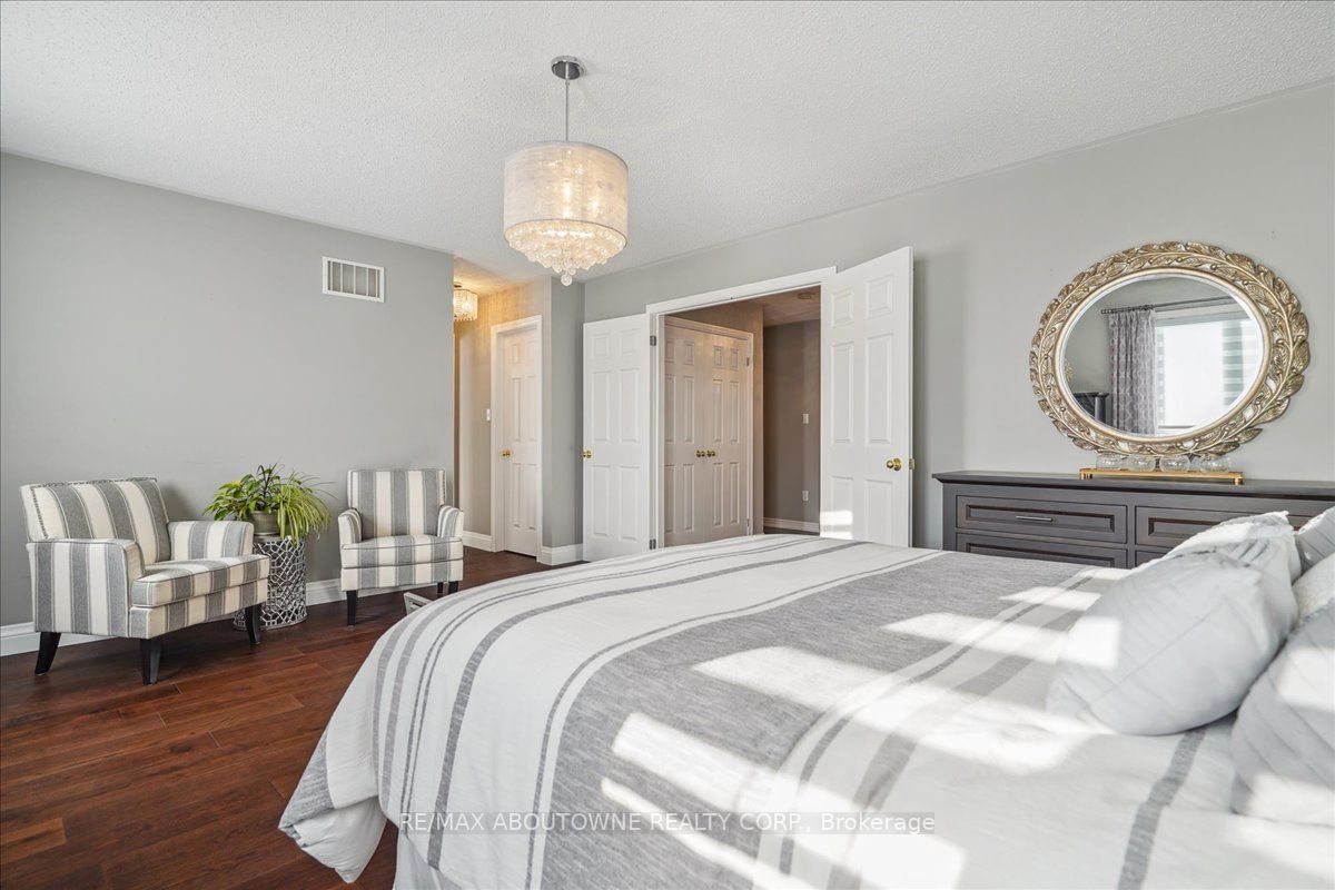 8 Mcknight Ave