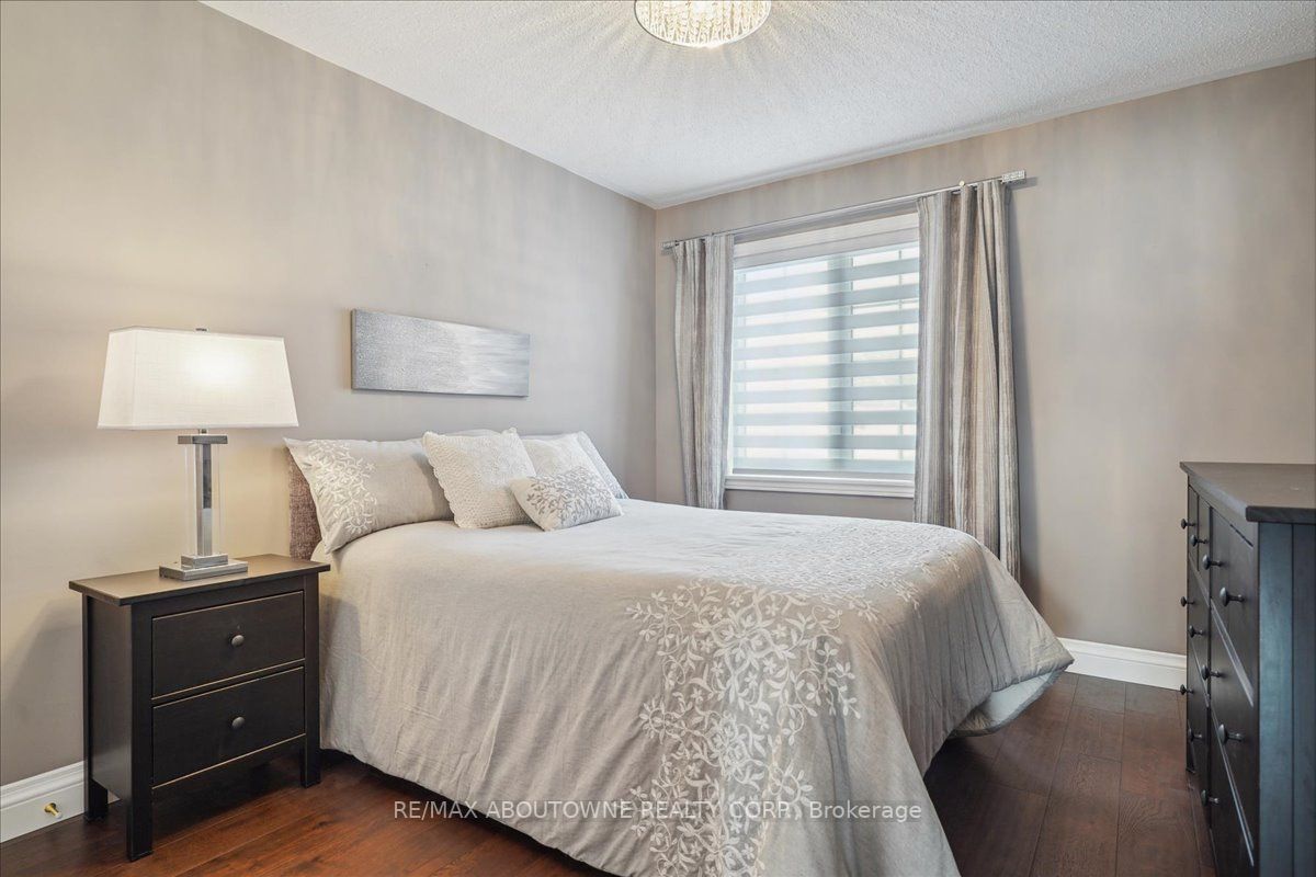 8 Mcknight Ave