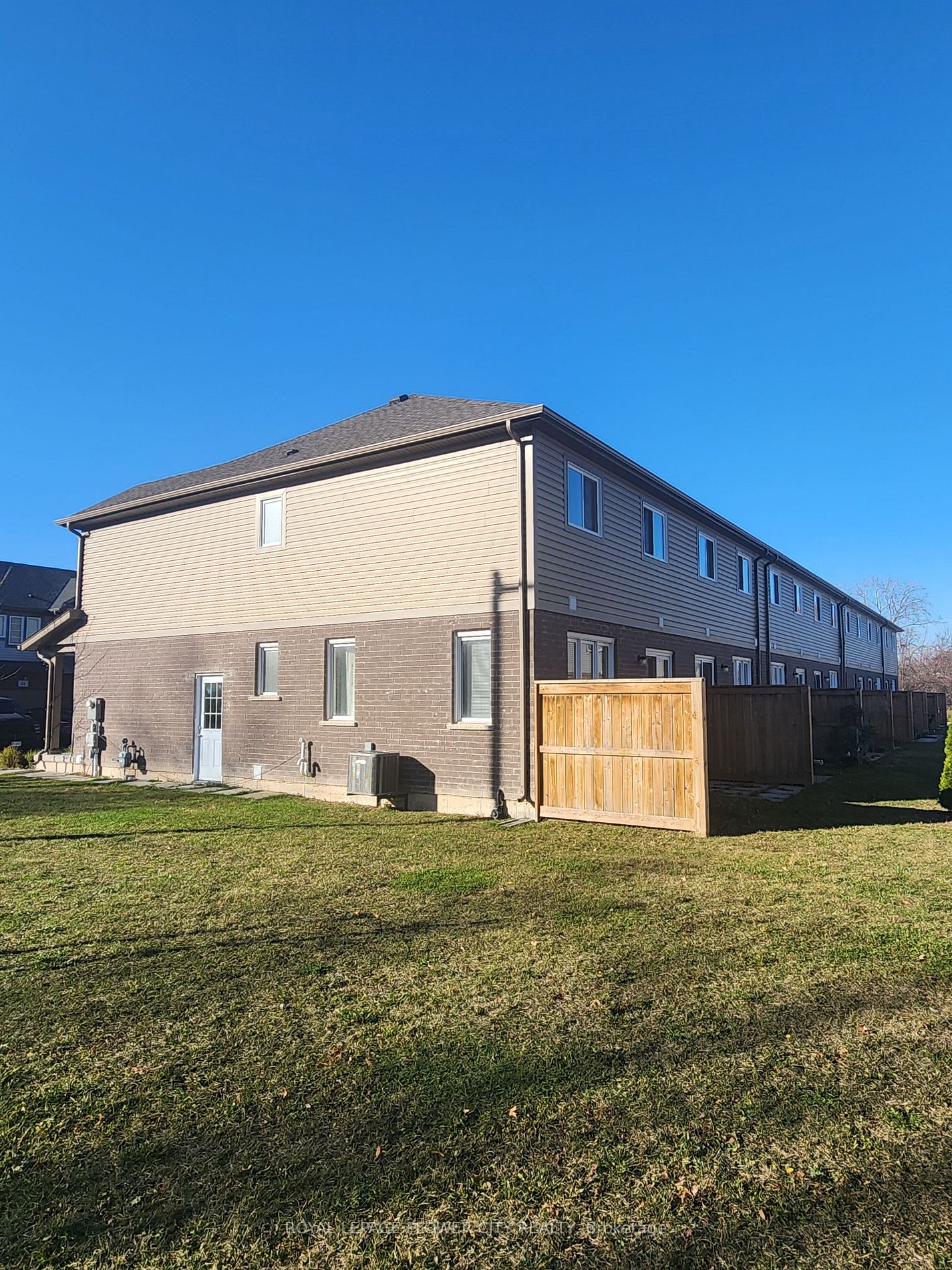 7945 Oldfield Road E, #23